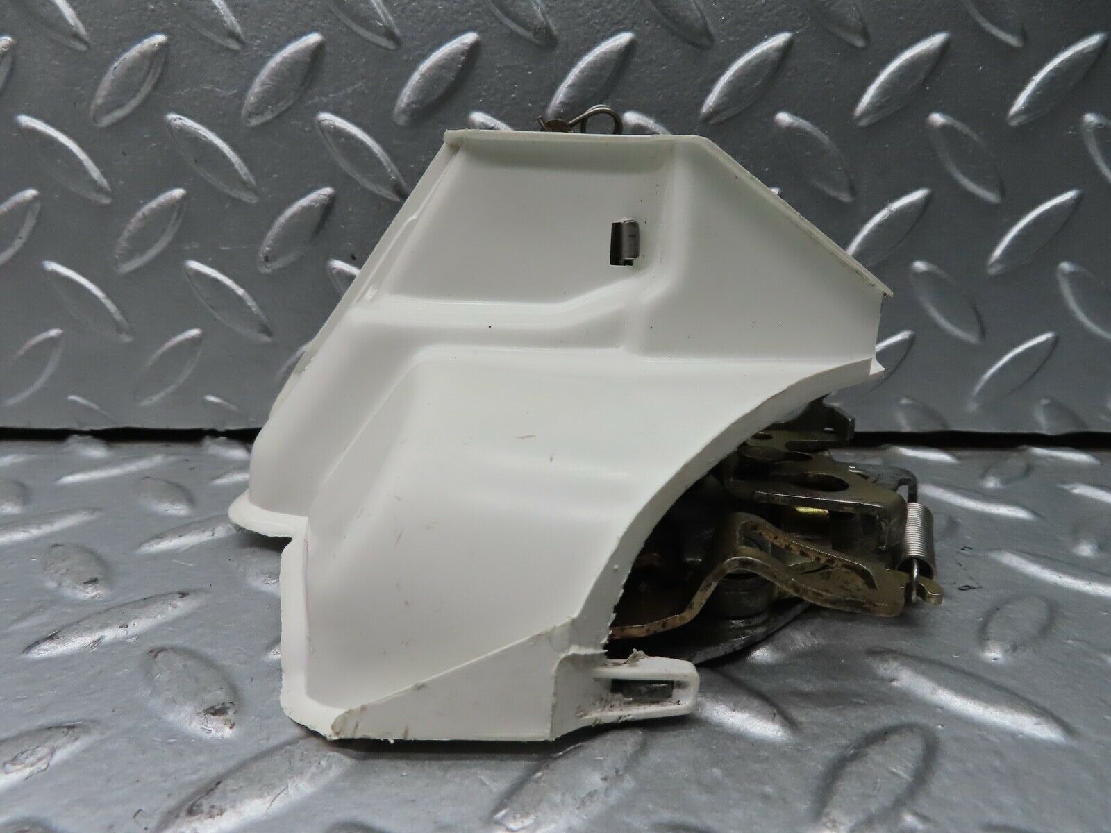 21644 Mercedes-Benz W126 300SE Rear Right Door Lock Mechanism 1237330208