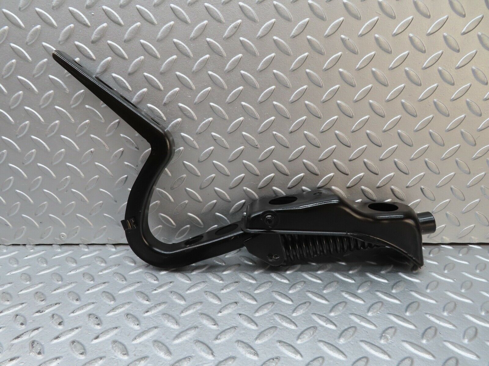 17605 Mercedes-Benz W116 450SEL Trunk Lid Hinge Left Side