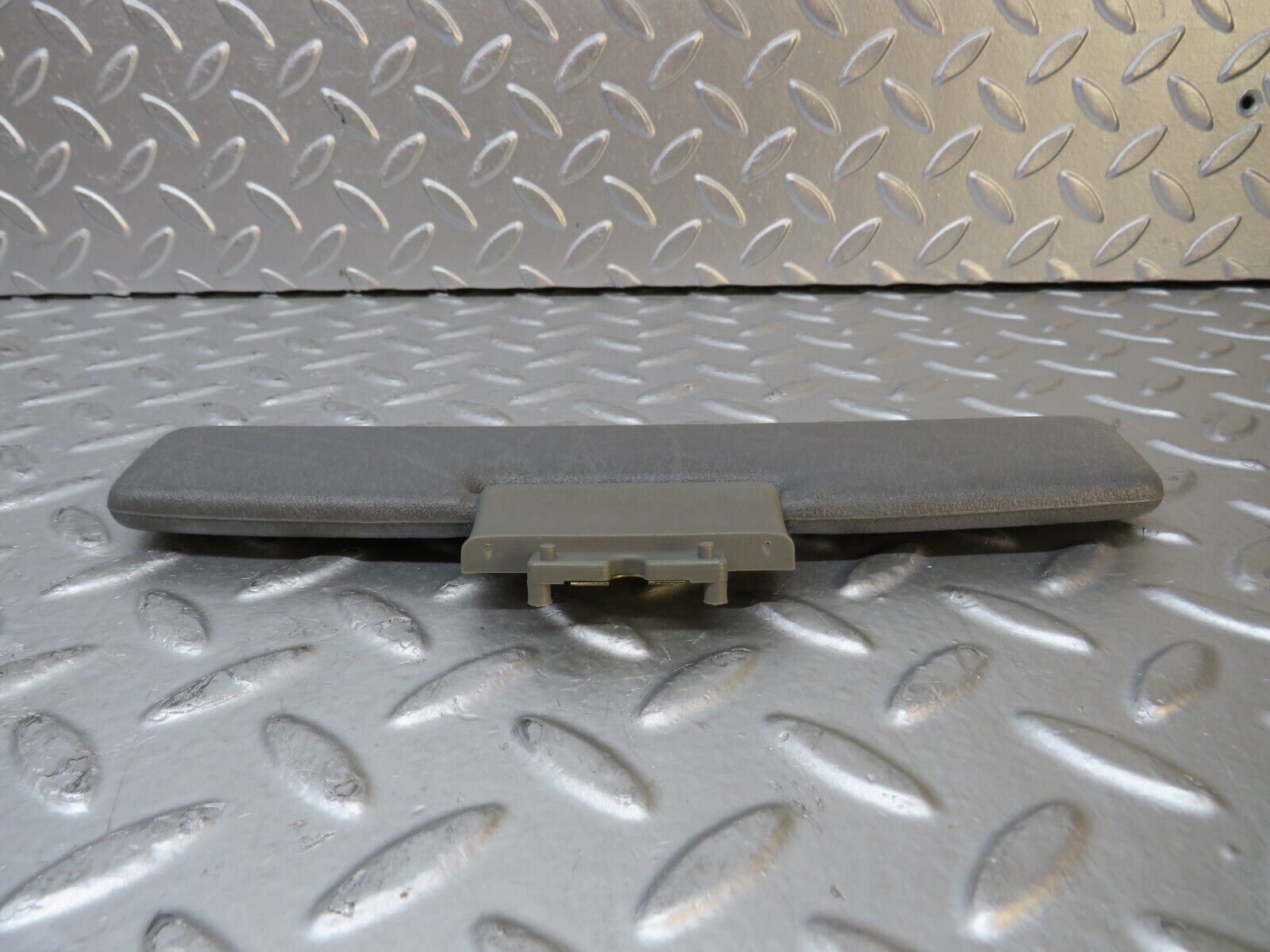 30270 Mercedes-Benz W124 230E Middle Sun Visor Grey