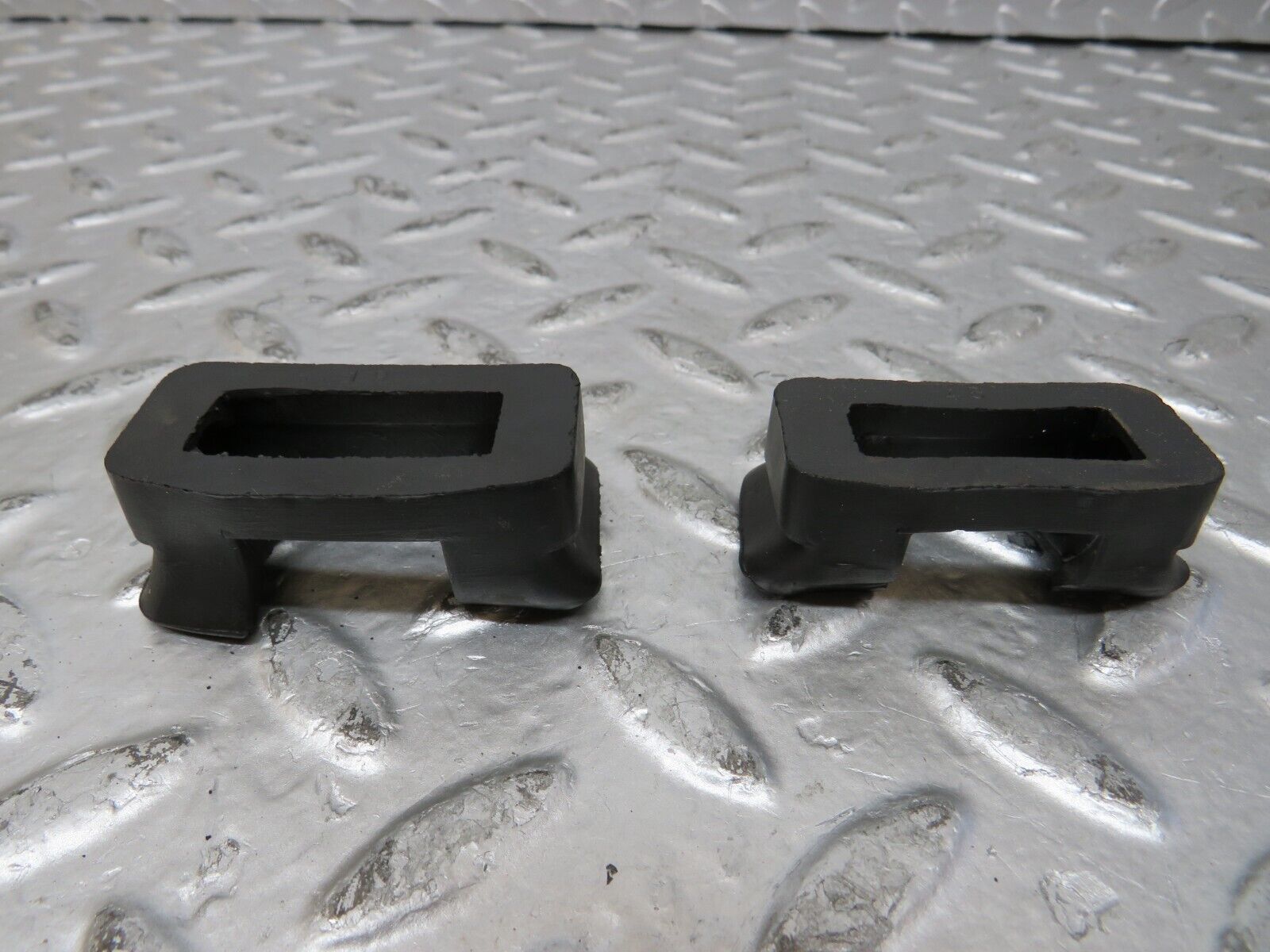 26499 Mercedes-Benz C124 220CE Door Check Strap Rubber Seal Pair 2017270430