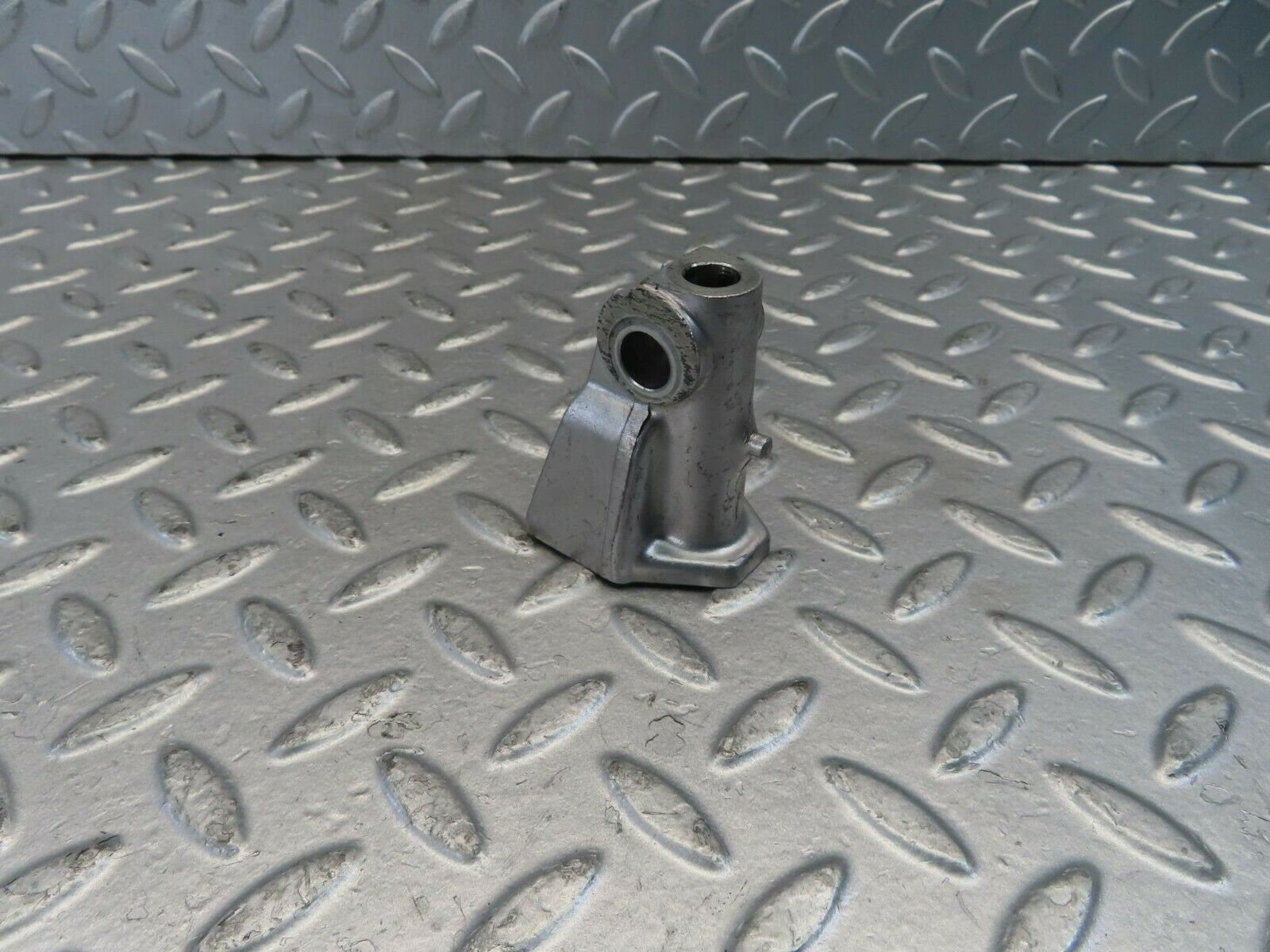 10968 Mercedes-Benz W115 220D Rocker Arm Support 6150550110