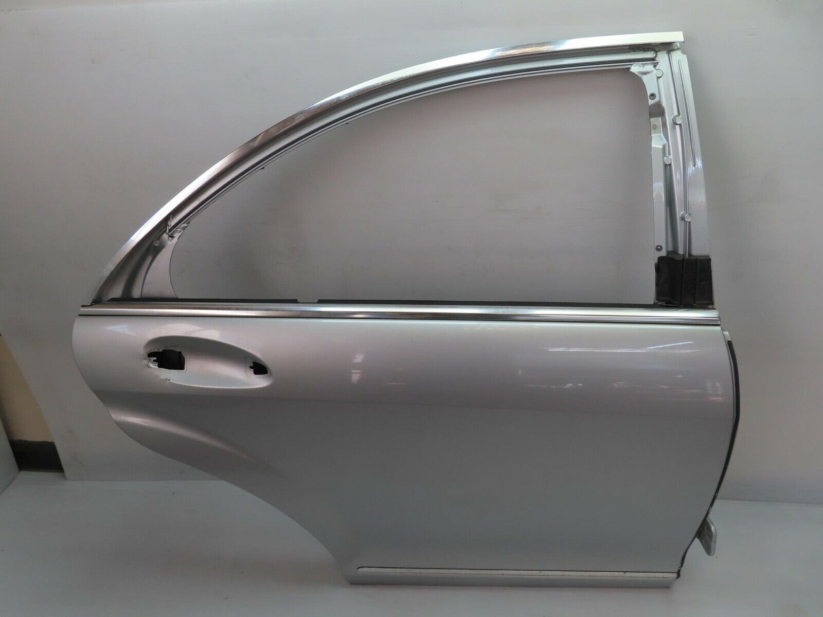 11241 Mercedes-Benz W221 S320 Rear Right Door