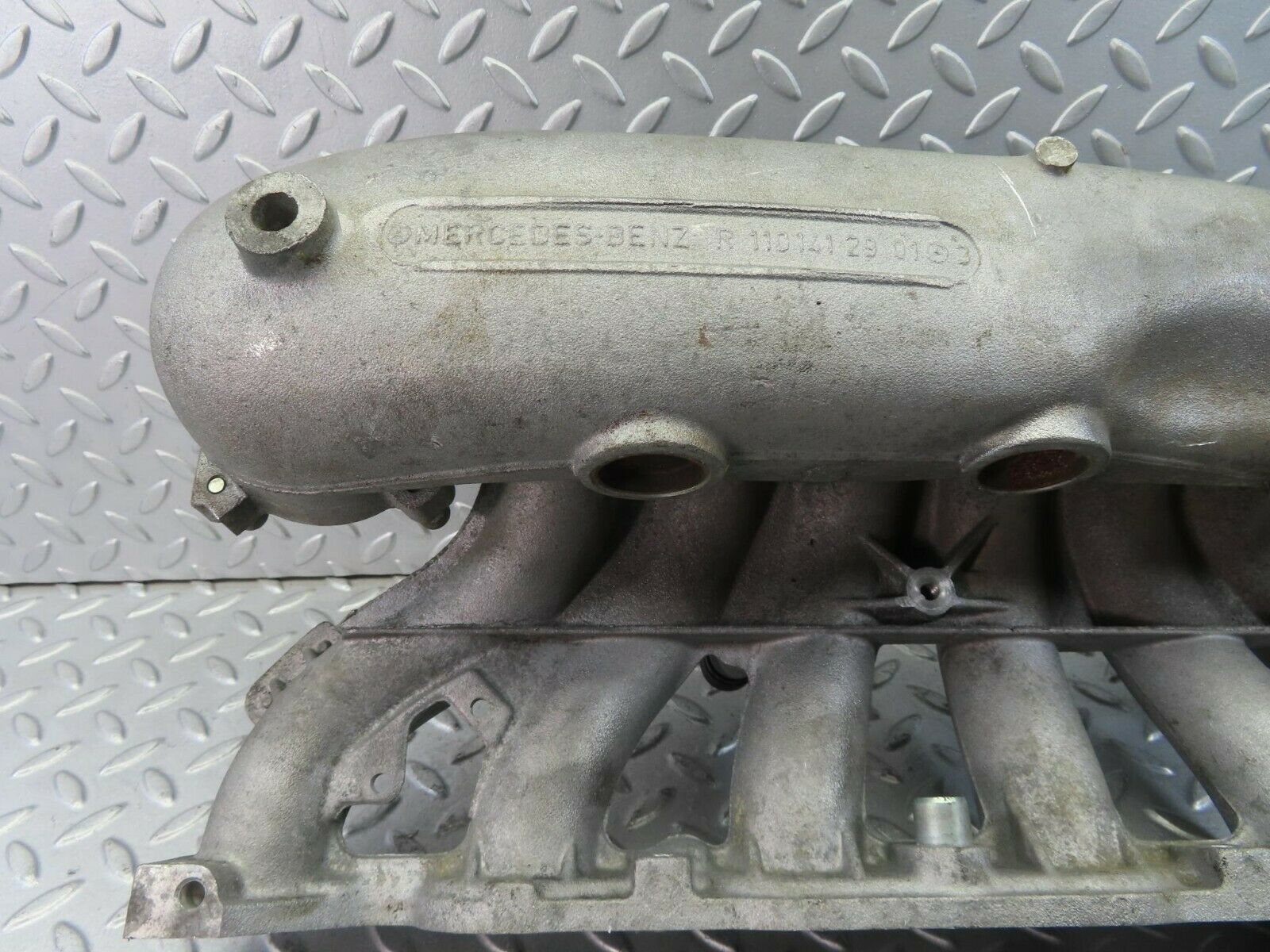 8560 Mercedes-Benz W116 Intake Manifold 1101412901
