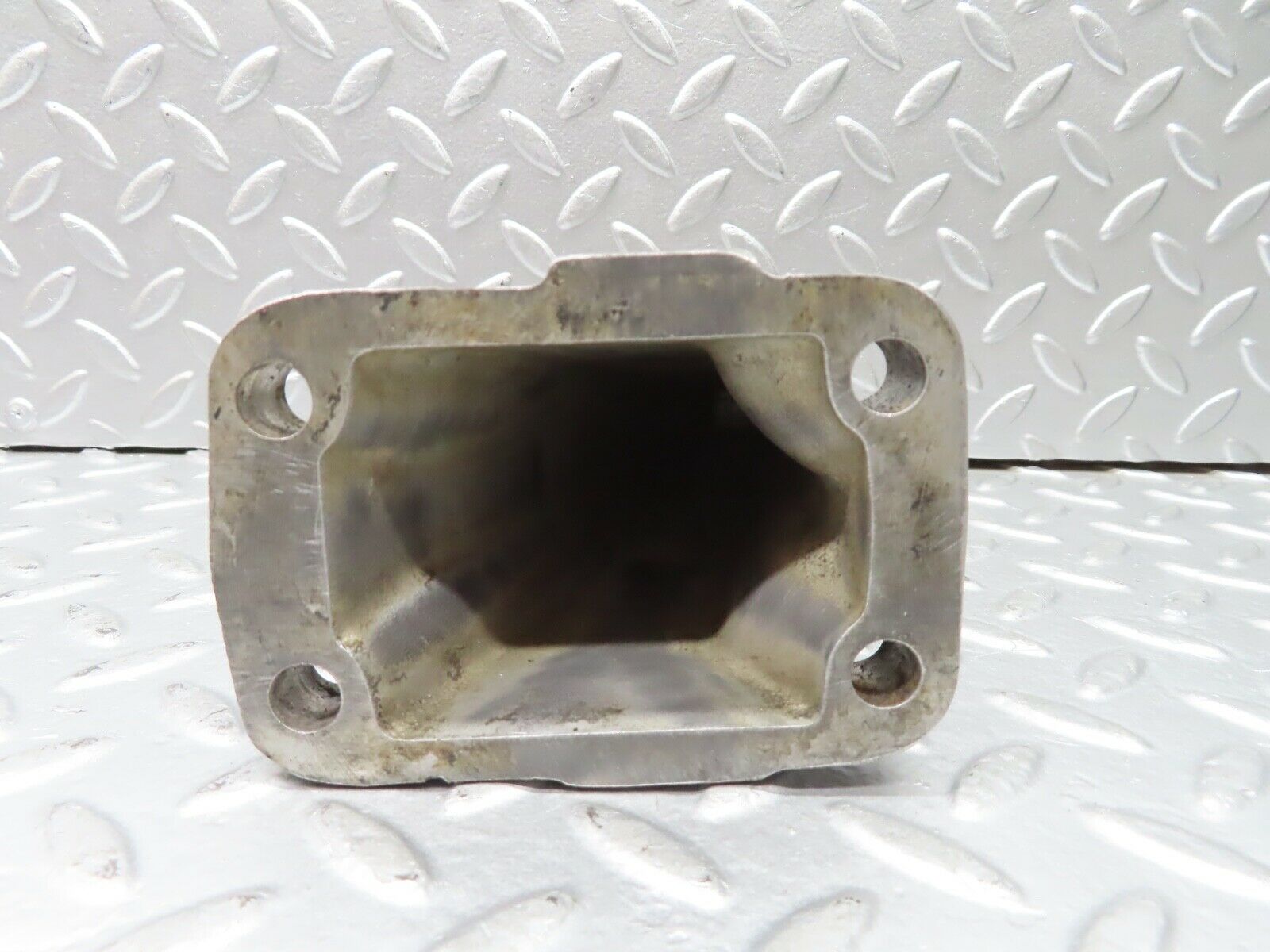 20913 Mercedes-Benz W114 250CE Coupe Engine Mount Bracket Right 1802233904