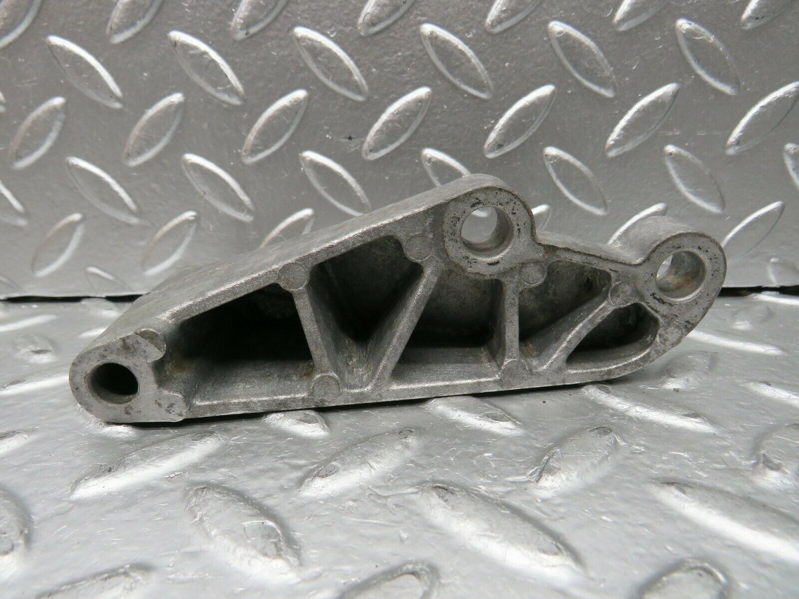 24052 Mercedes-Benz W123 280E Power Steering Pump Bracket 1104663141