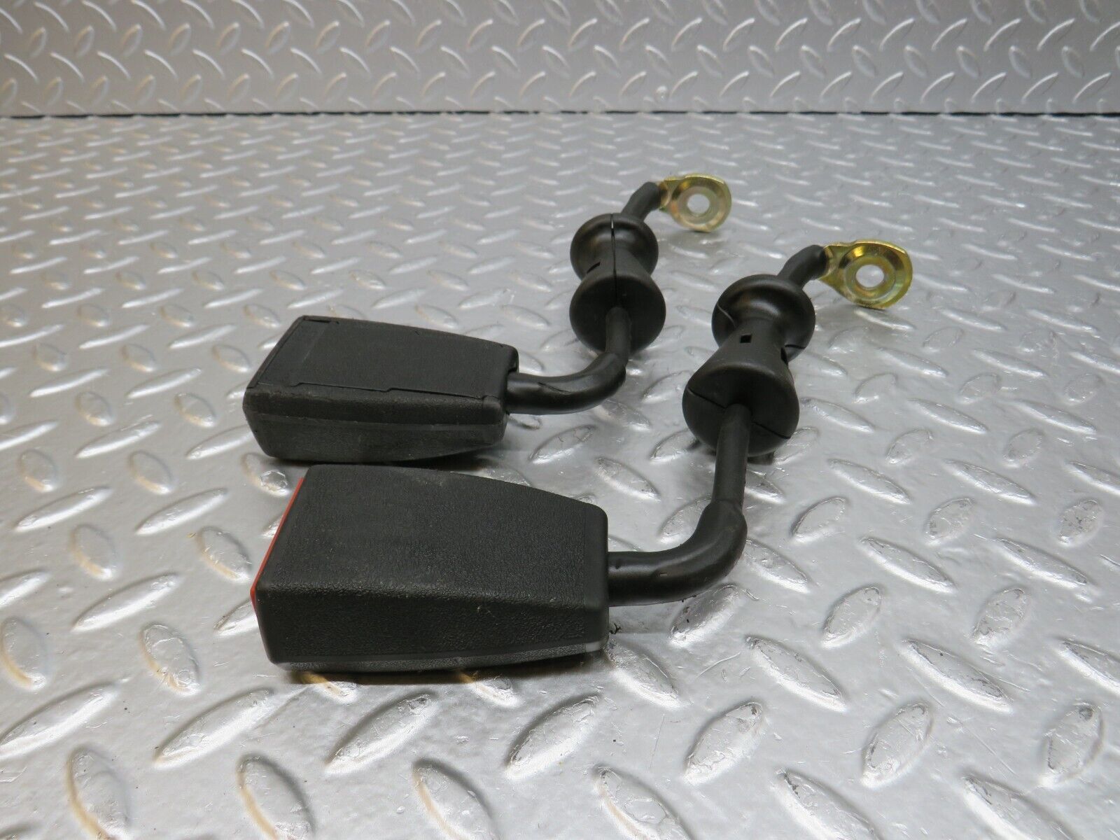 34011 Mercedes-Benz W124 260E Rear Seat Belt Set