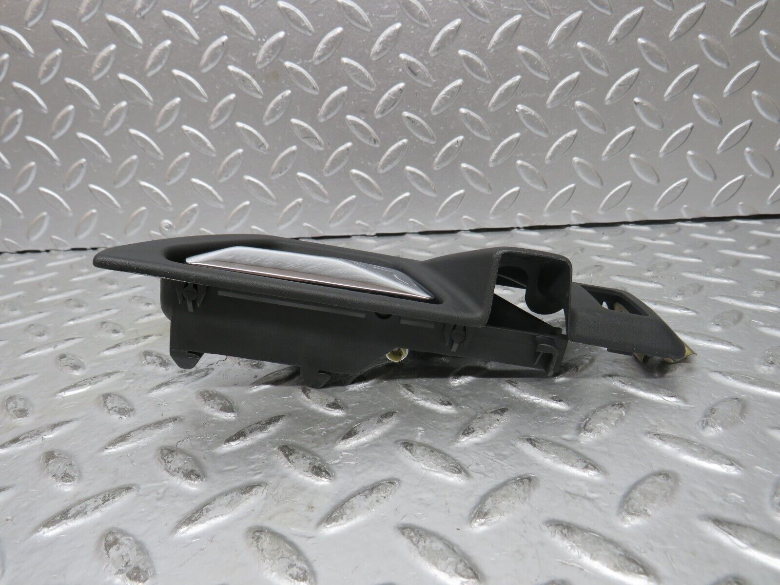 27511 Mercedes-Benz S124 300TE Rear Right Interior Door Handle 1247600261