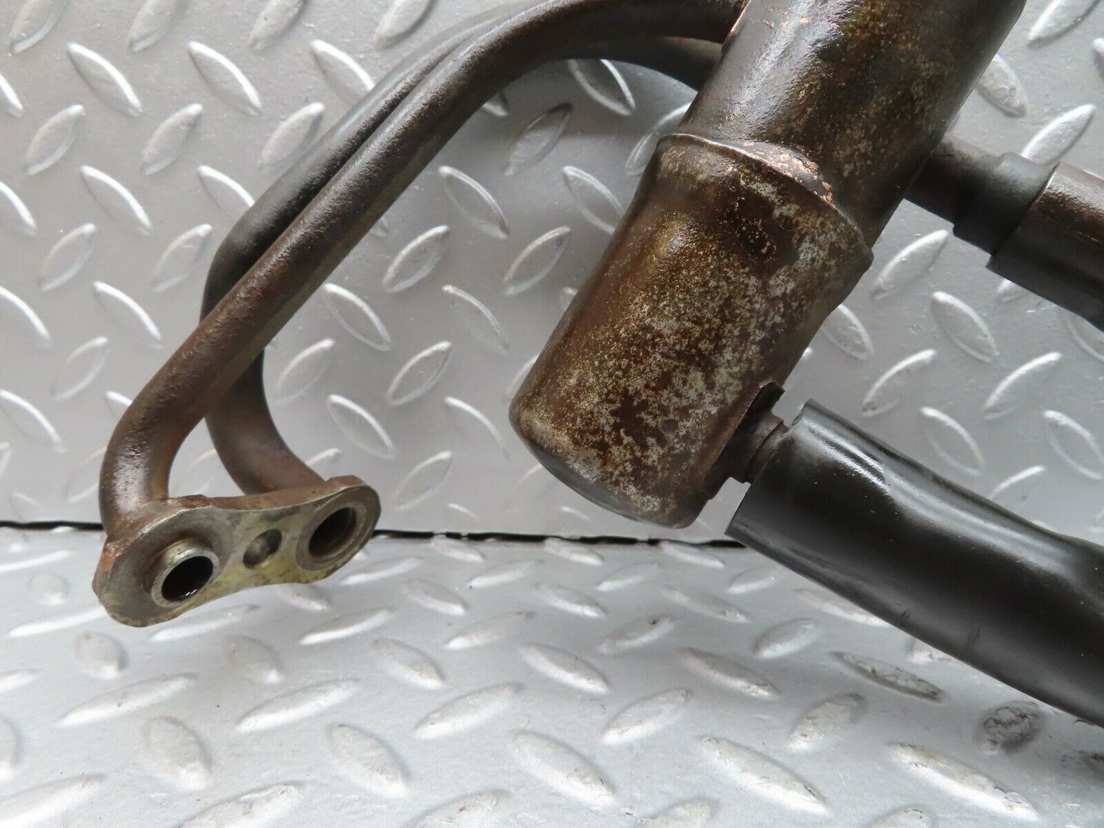 17083 Mercedes-Benz C107 380SLC Air Condition Compressor Hose Pipe