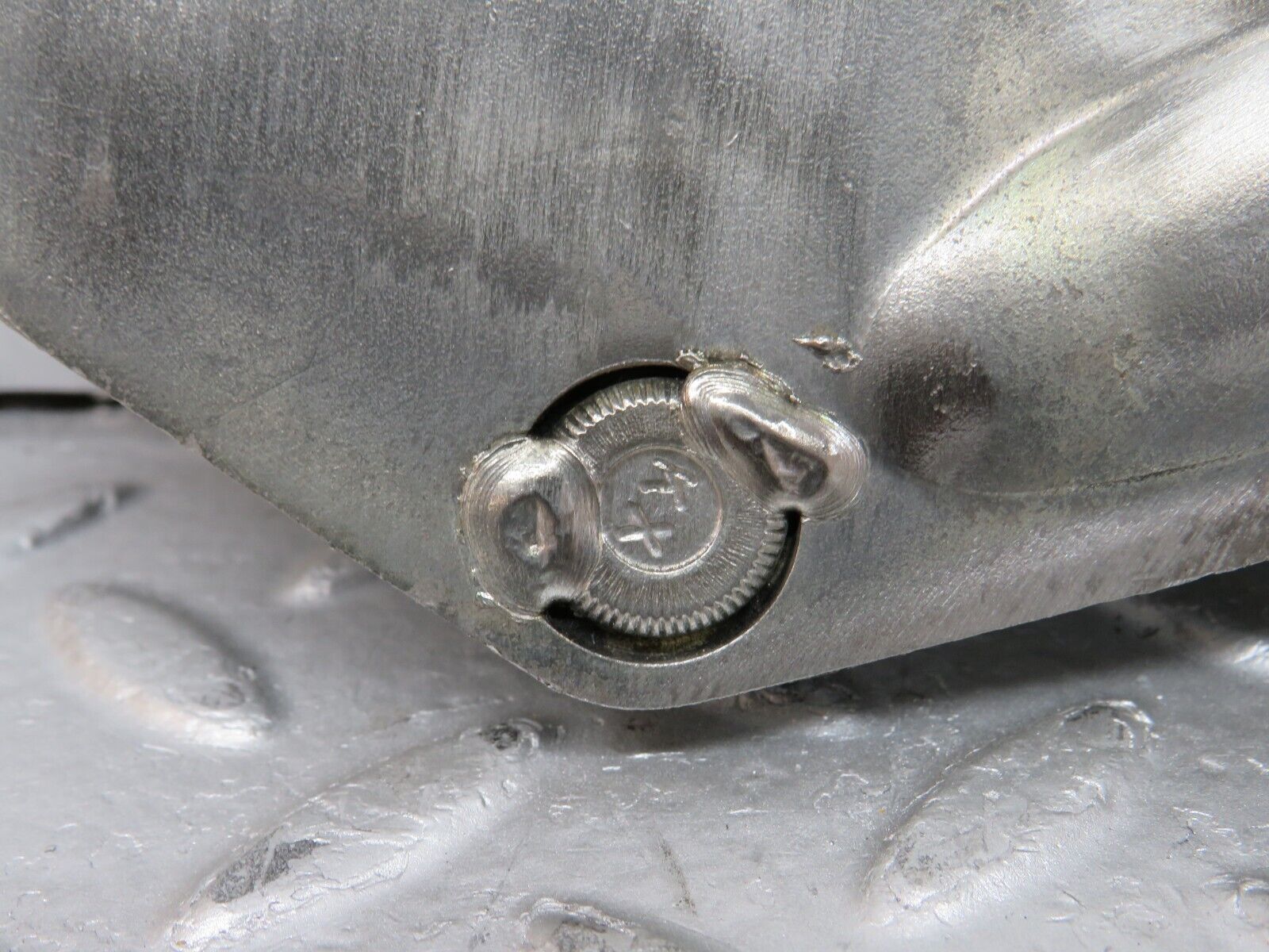 0064 Mercedes-Benz W116 350SE Power Steering Pump Bracket