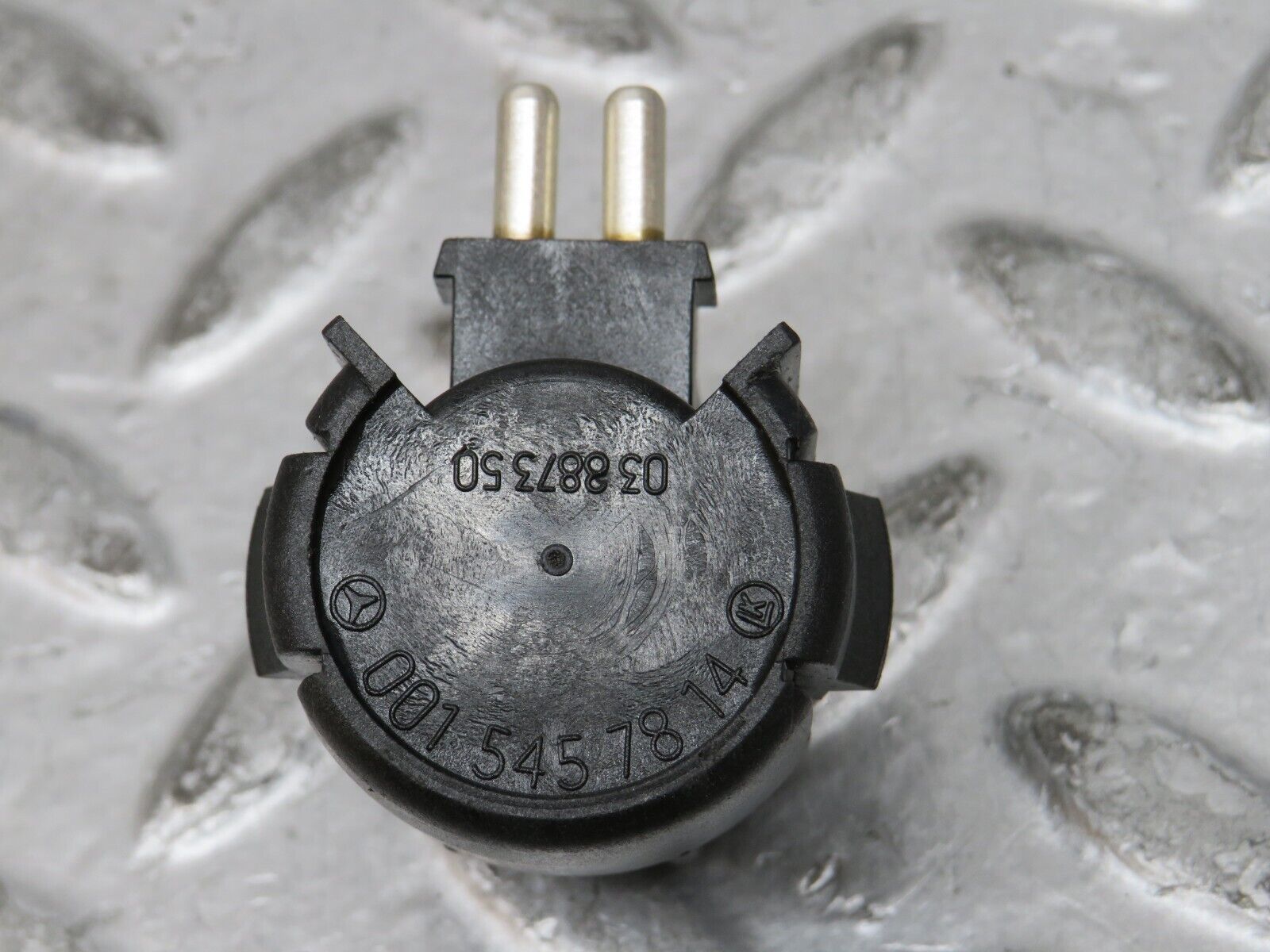 28828 Mercedes-Benz W123 230E Kick Down Switch 0015457814