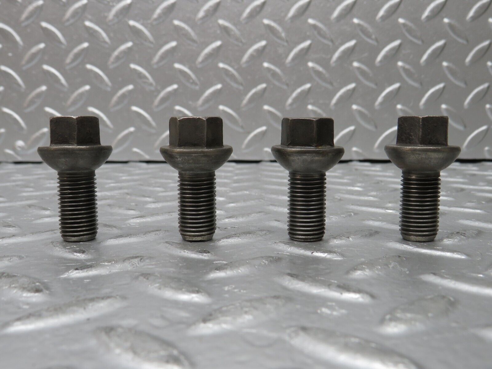 30092 Porsche 924 Alloy Wheel Lug Bolts Set M12x1.5