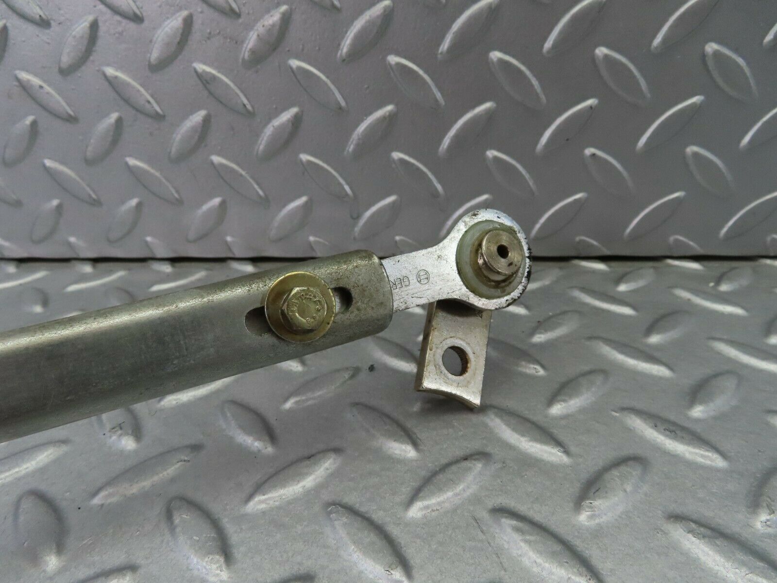 7936 Mercedes-Benz W115 220D Windscreen Wiper Linkage