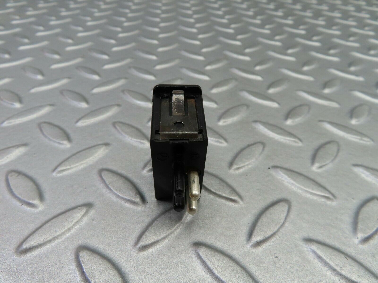 6111 Mercedes-Benz W126 380SE Interior Light Switch 0008205910