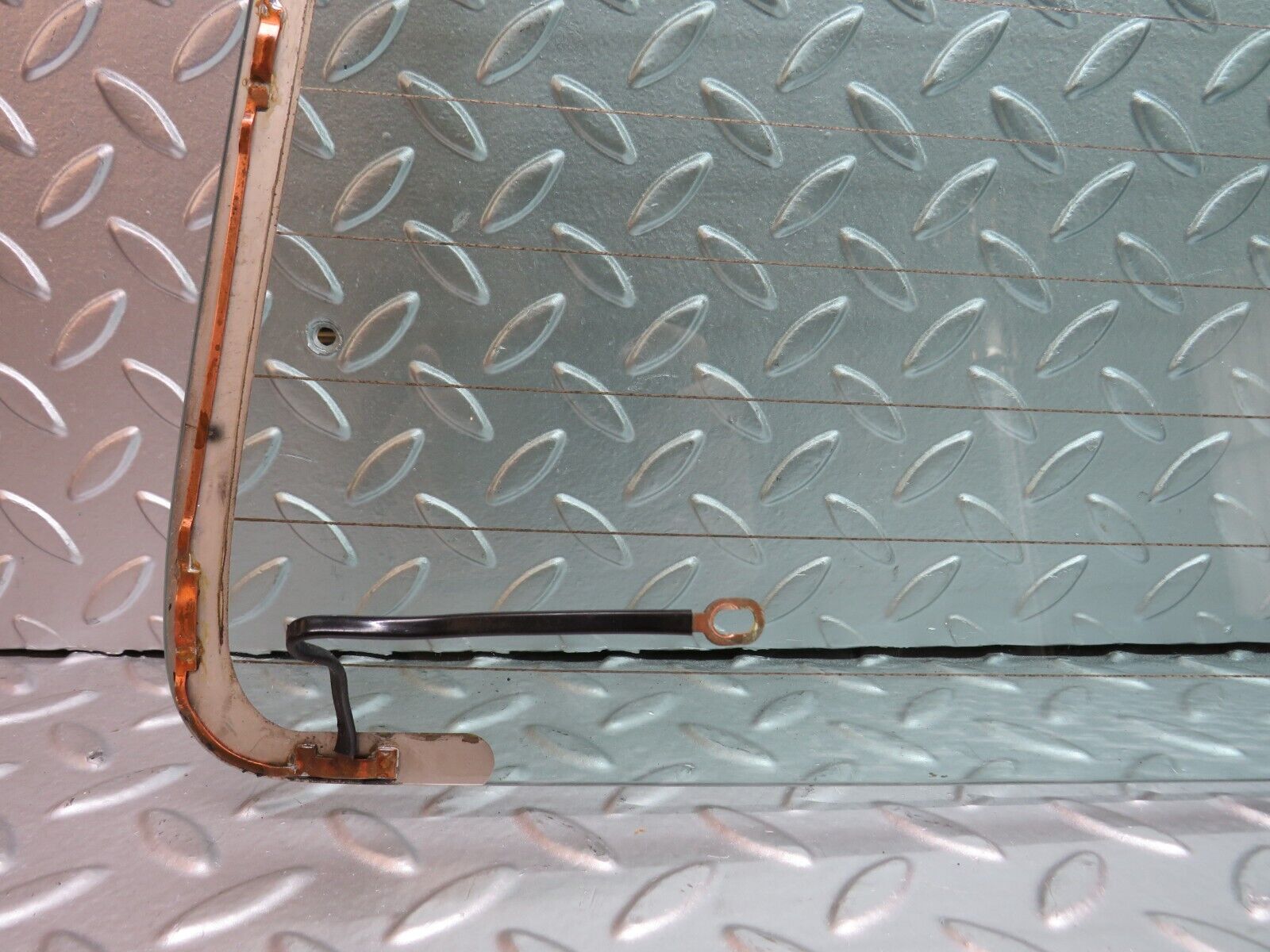 32491 Mercedes-Benz S124 300TE Wagon Tailgate Rear Windscreen Glass