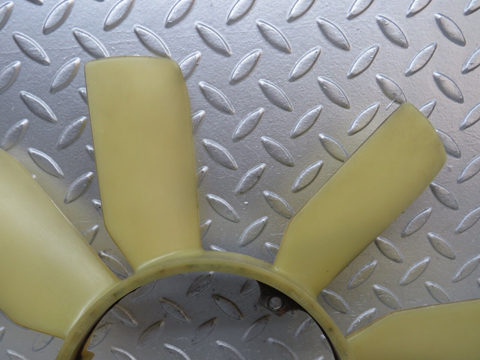 37963 Mercedes-Benz A124 320E Cabriolet Engine Cooling Fan 1032000423