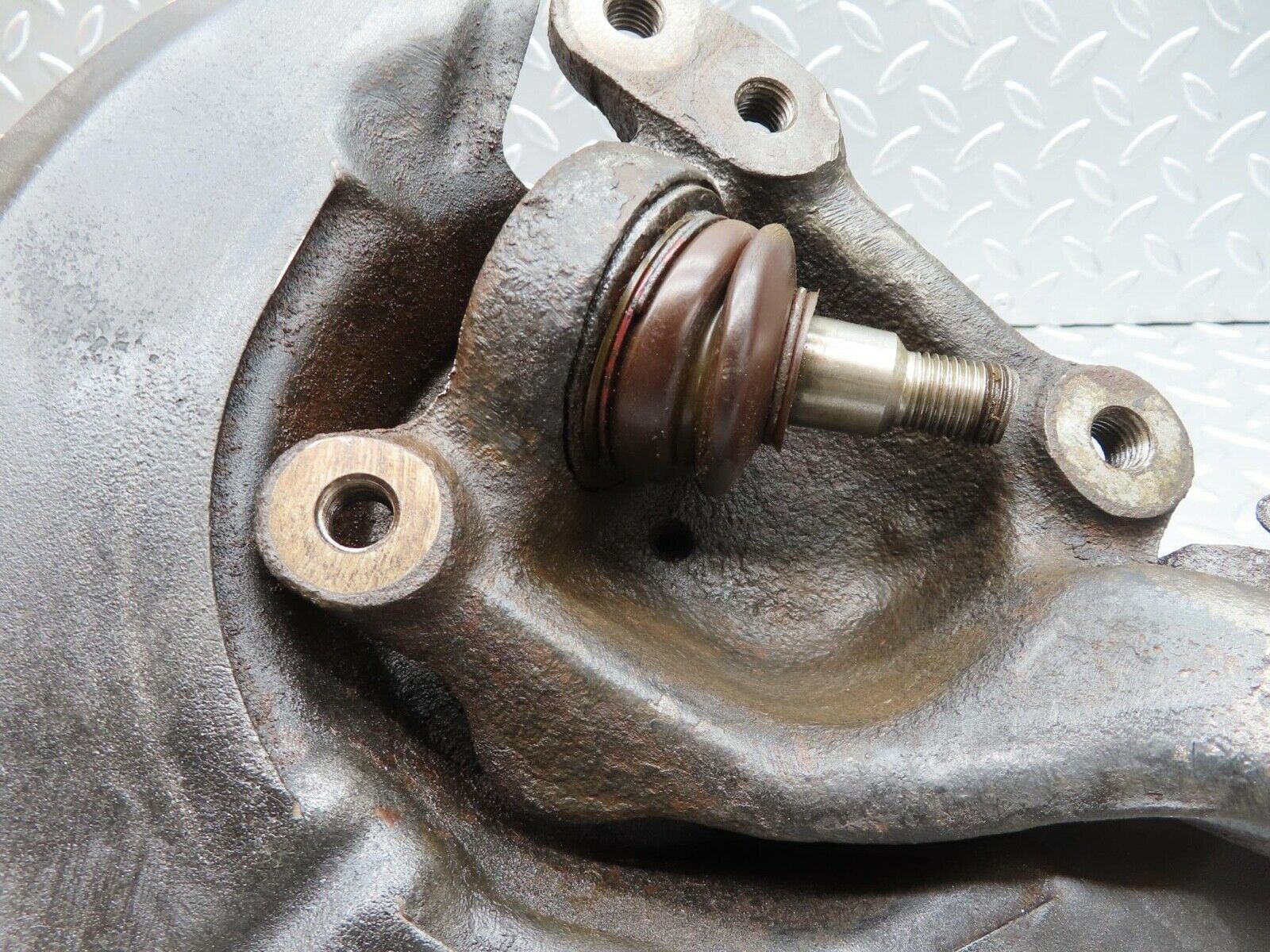 14825 Mercedes-Benz W116 350SE Front Left Wheel Hub