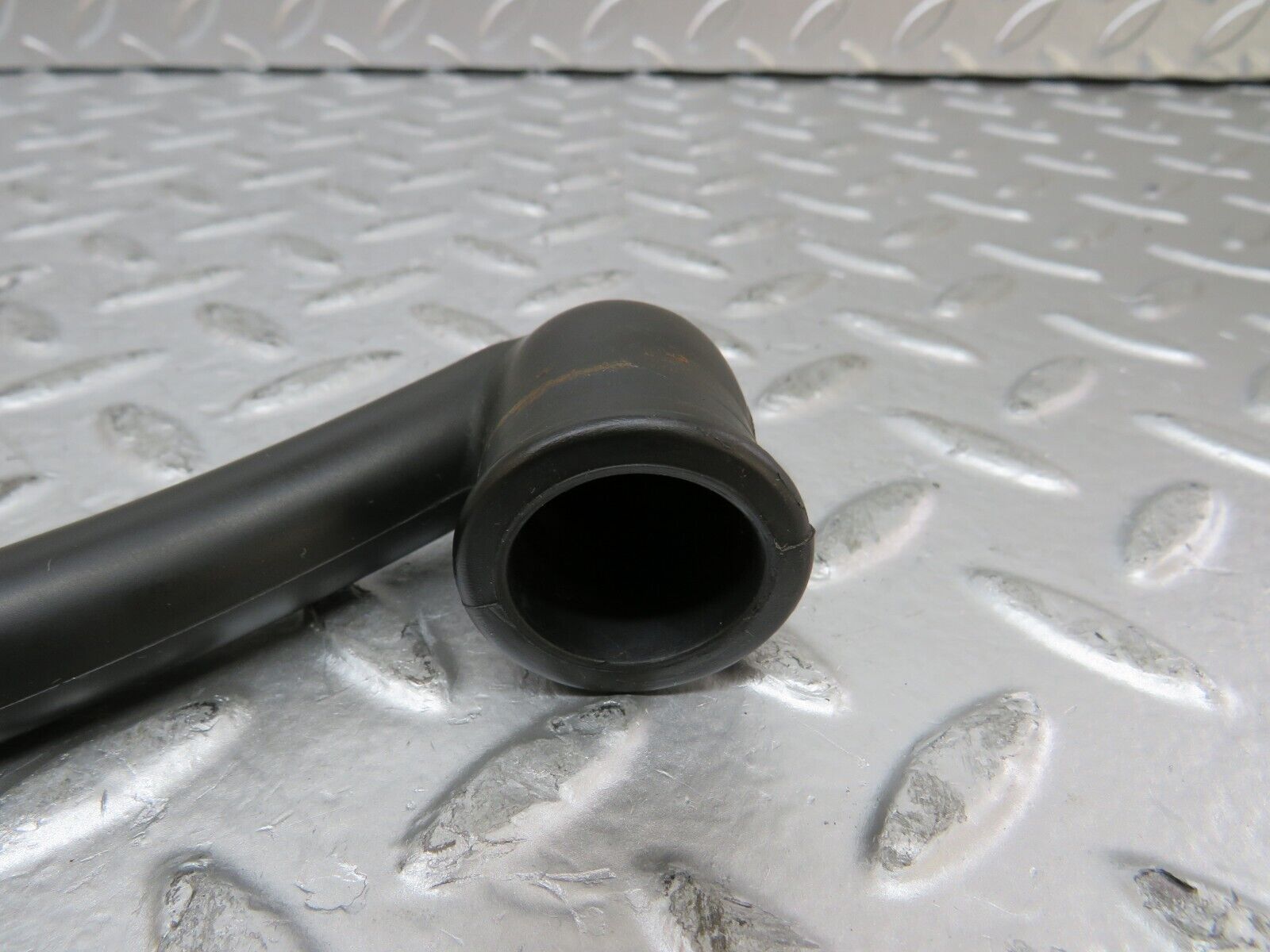 26264 Mercedes-Benz W116 450SE Crankcase Breather Hose 1170940391