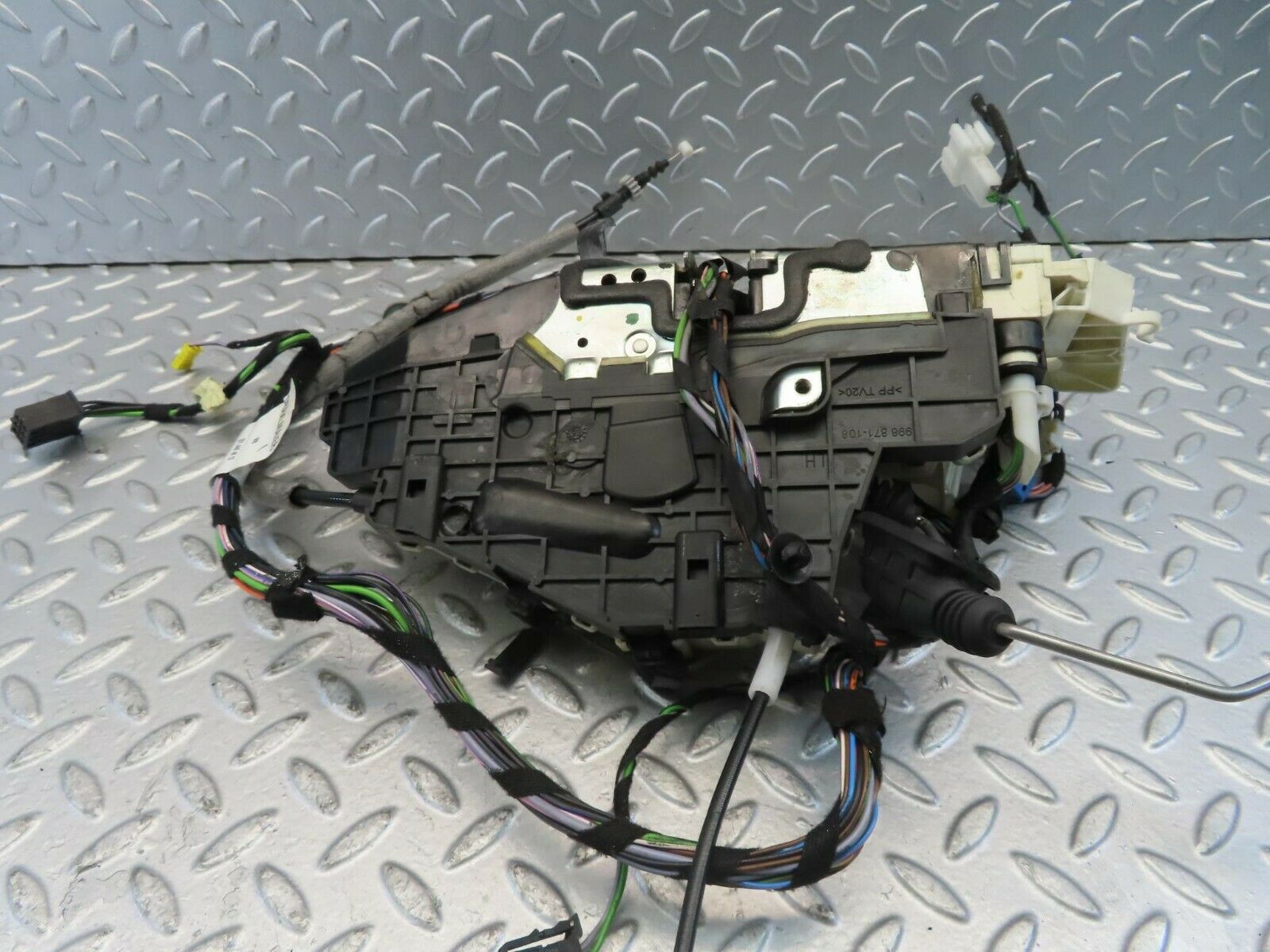 11173 Mercedes-Benz W221 S320 Front Left Soft Close Door Lock 2217202935