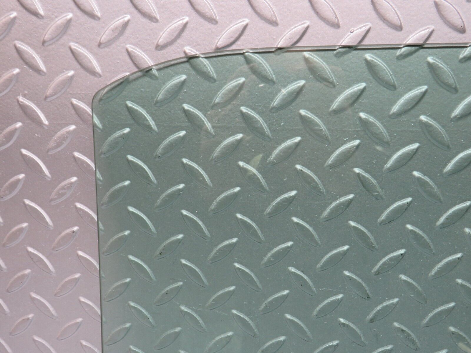 39071 Mercedes-Benz W201 190E 2.6L Rear Left Door Window Glass