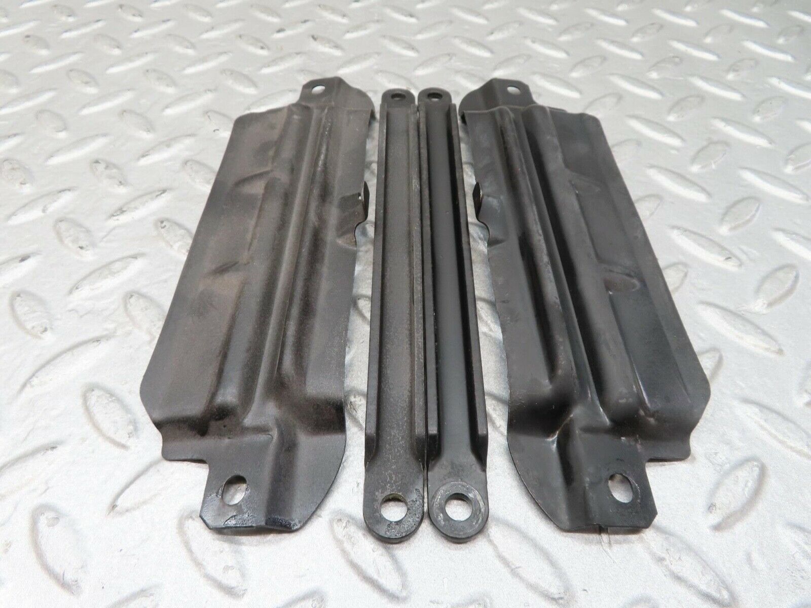 16478 Mercedes-Benz W124 260E Seat Belt Guide Bracket