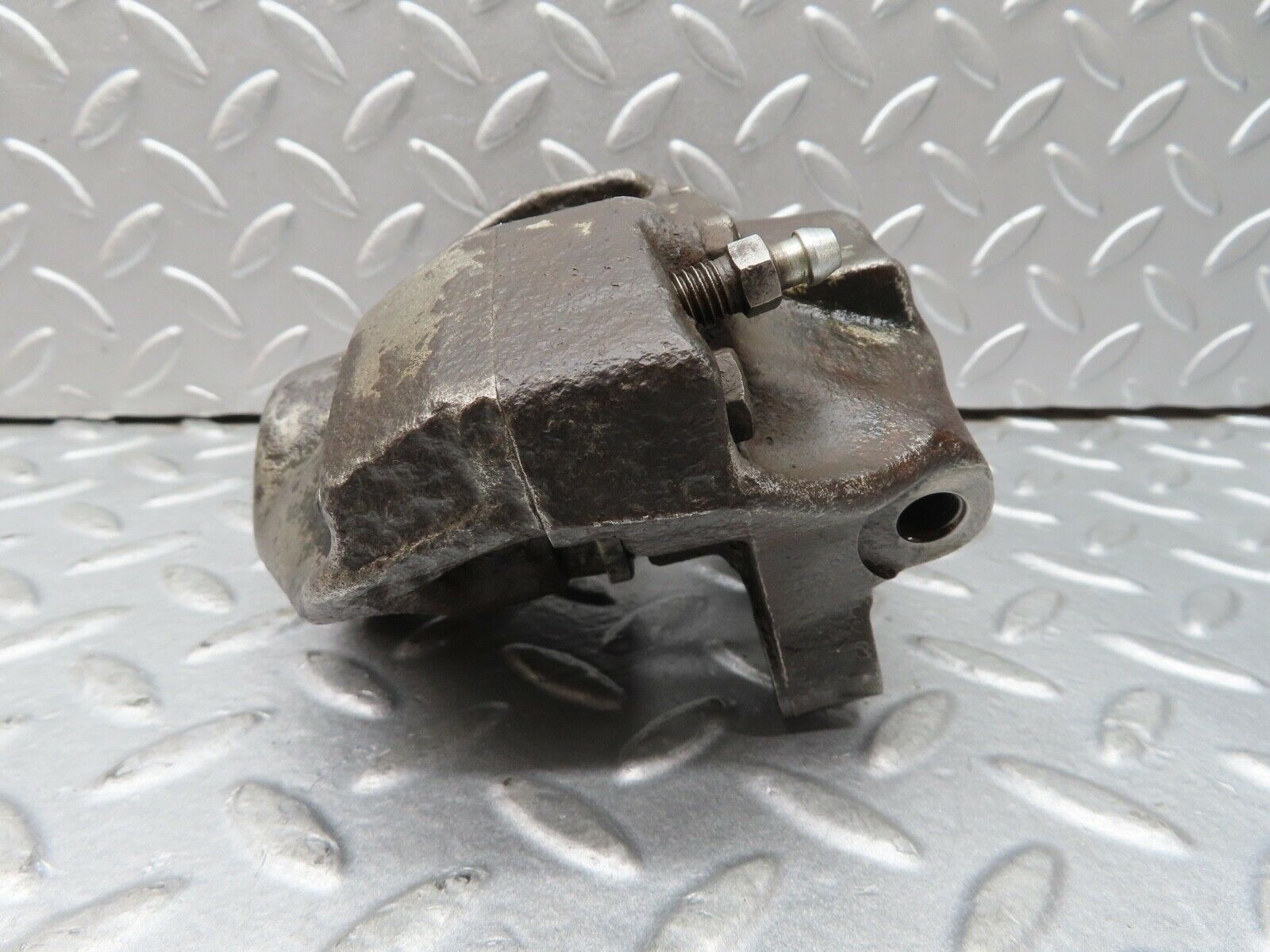 17633 Mercedes-Benz W116 450SEL Rear Left Brake Caliper ATE 38