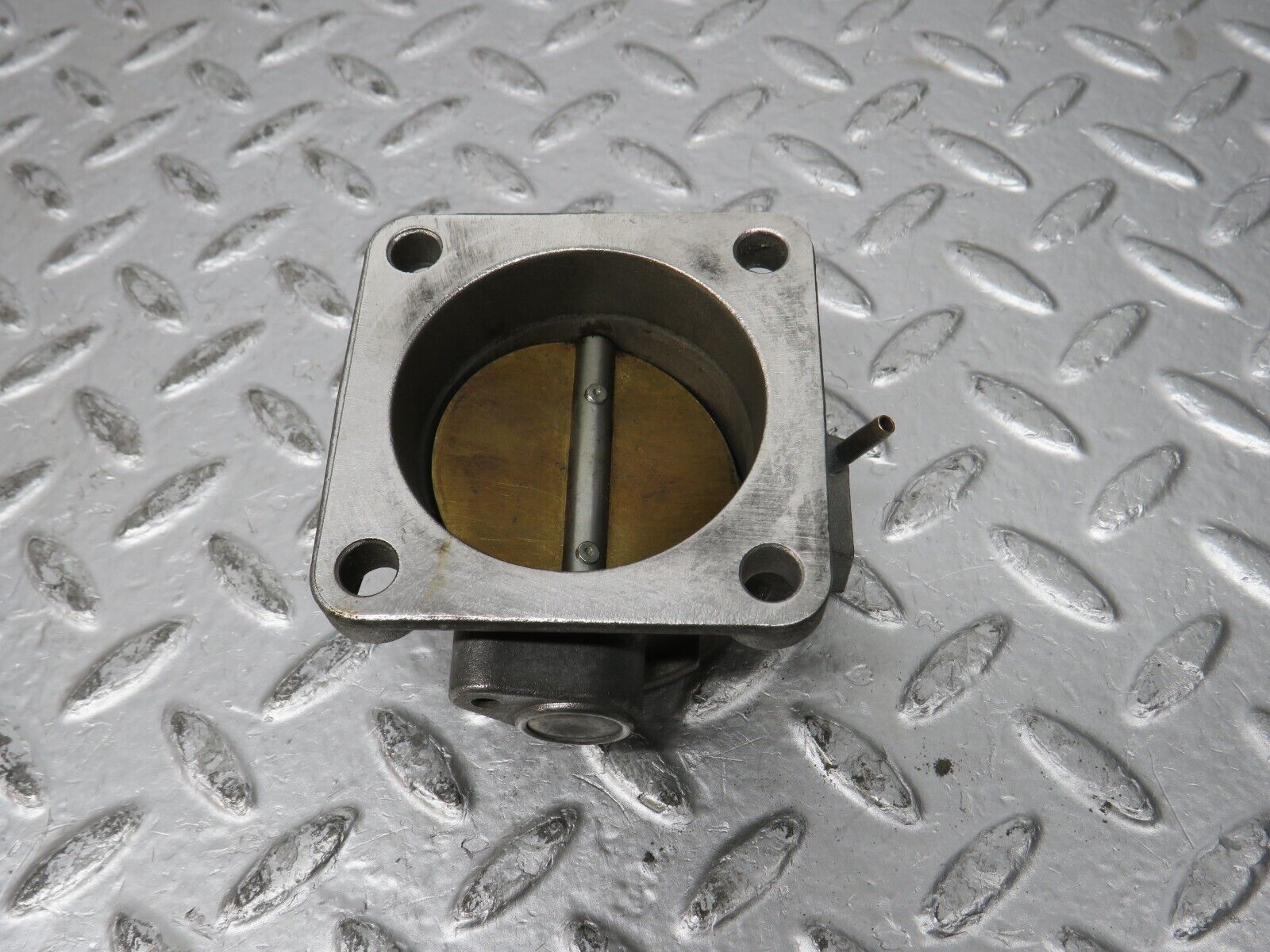 32061 Mercedes-Benz W123 230E Throttle Body Valve