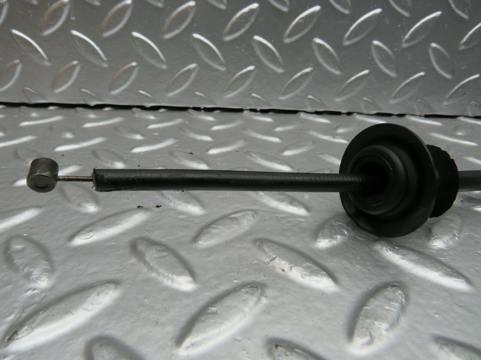 24119 Mercedes-Benz W123 280E Bonnet Release Cable