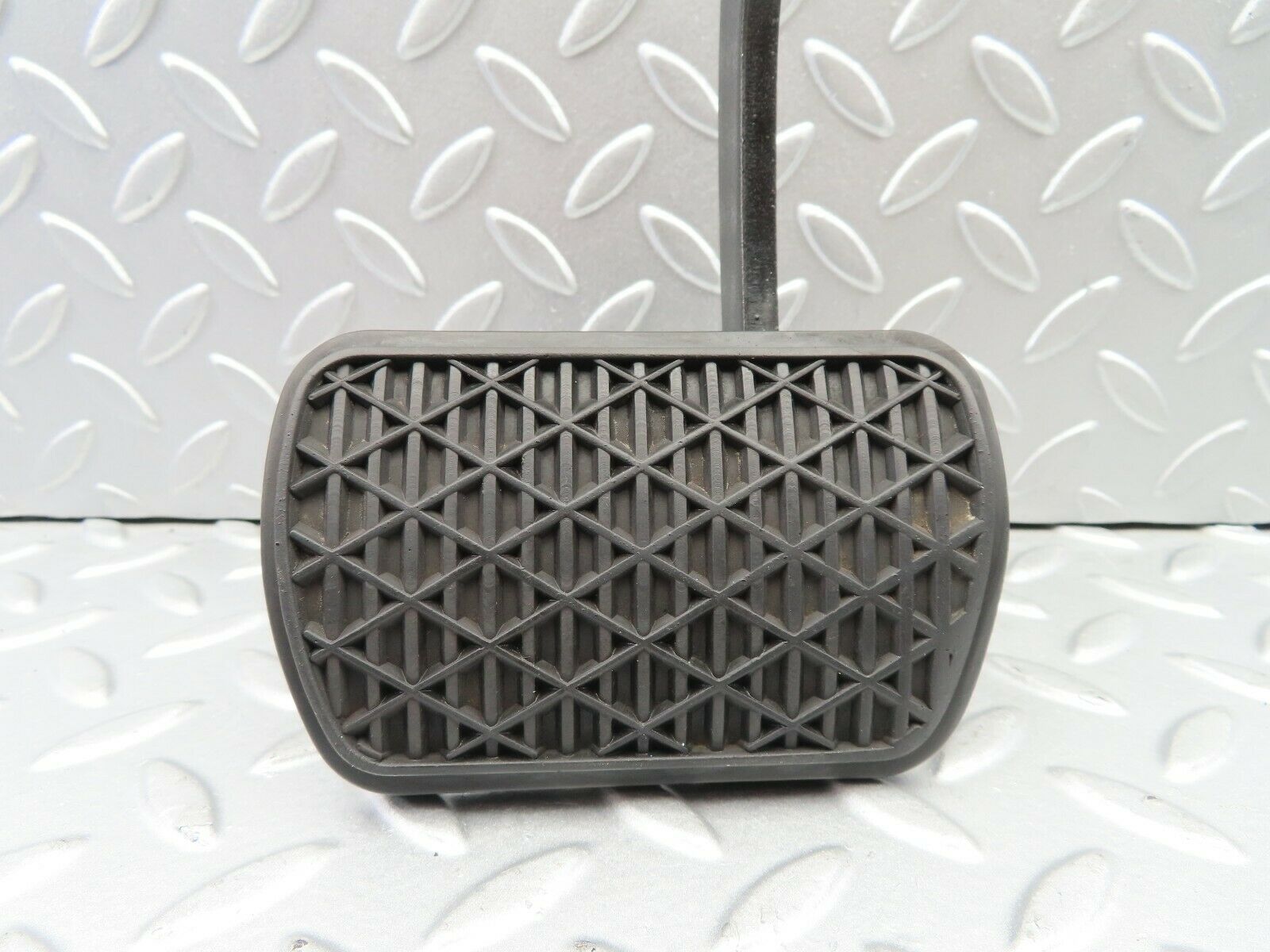 7188 Mercedes-Benz C107 350SLC Coupe Brake Pedal