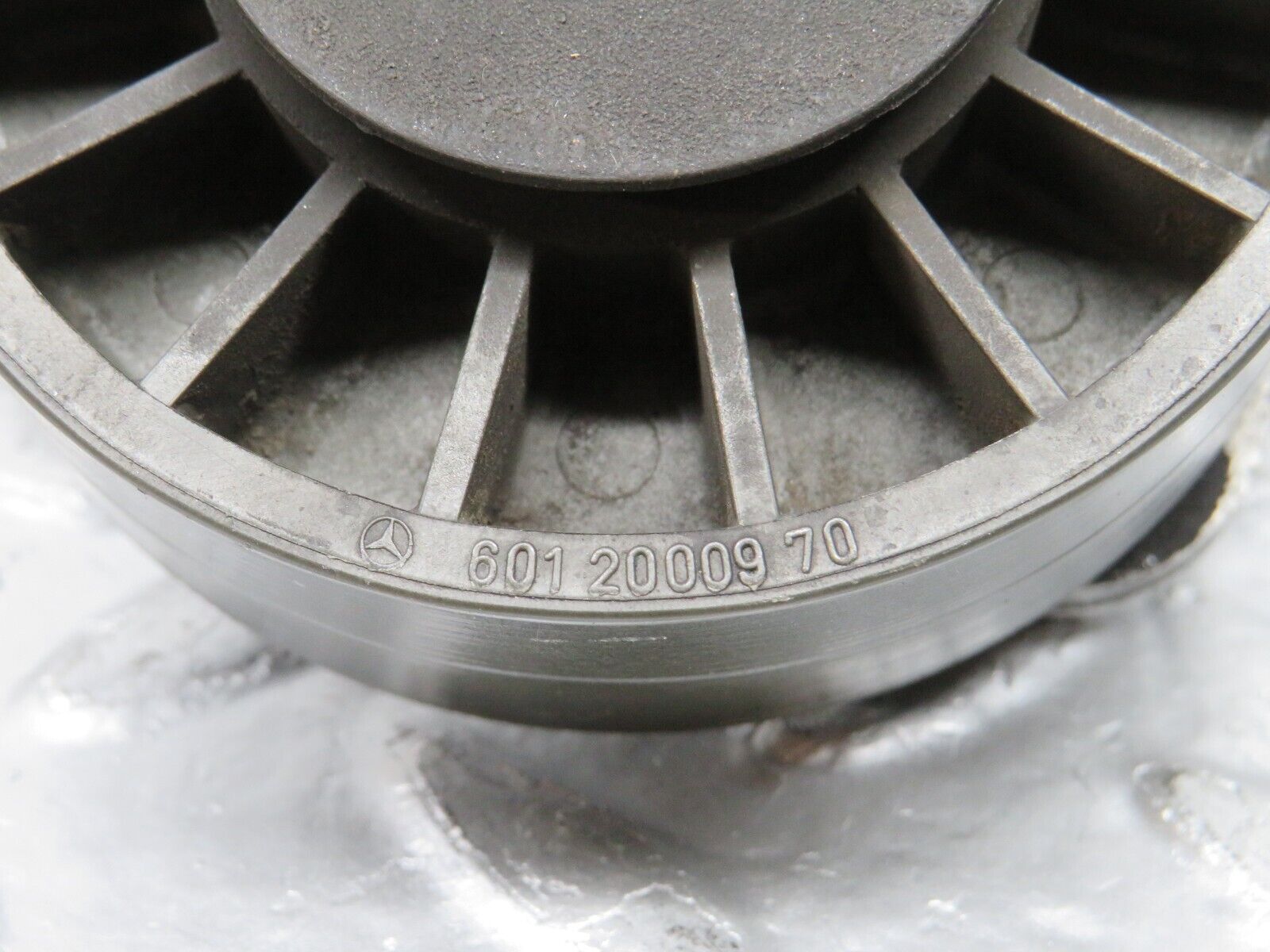 29517 Mercedes-Benz W124 230E Belt Tensioner 1022022440 6012000970