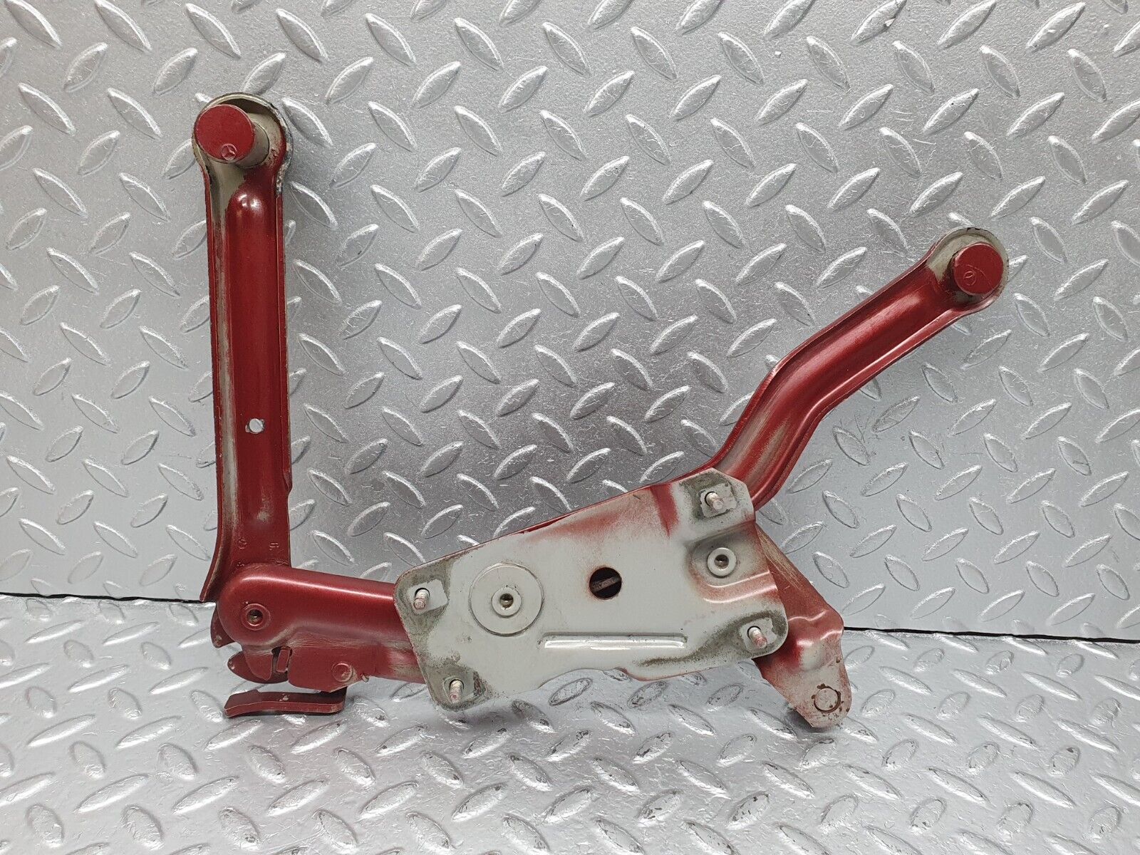 41006 Mercedes-Benz W126 300SE Bonnet Hinge Left Side