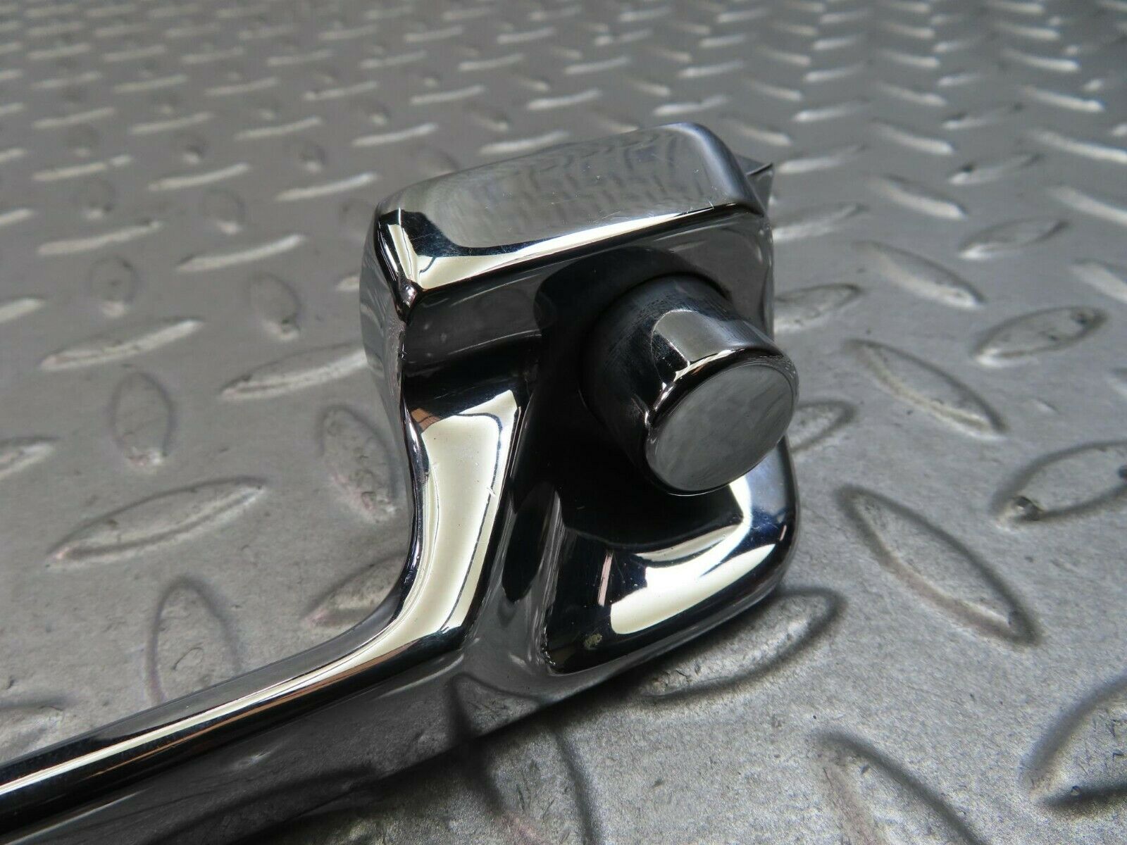 8792 Mercedes-Benz W115 Chrome Door Handle Rear Right 1157660401