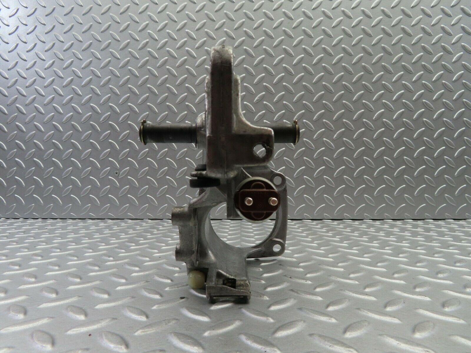 5889 Mercedes-Benz W123 200 Brake Pedal Bracket 1232940501