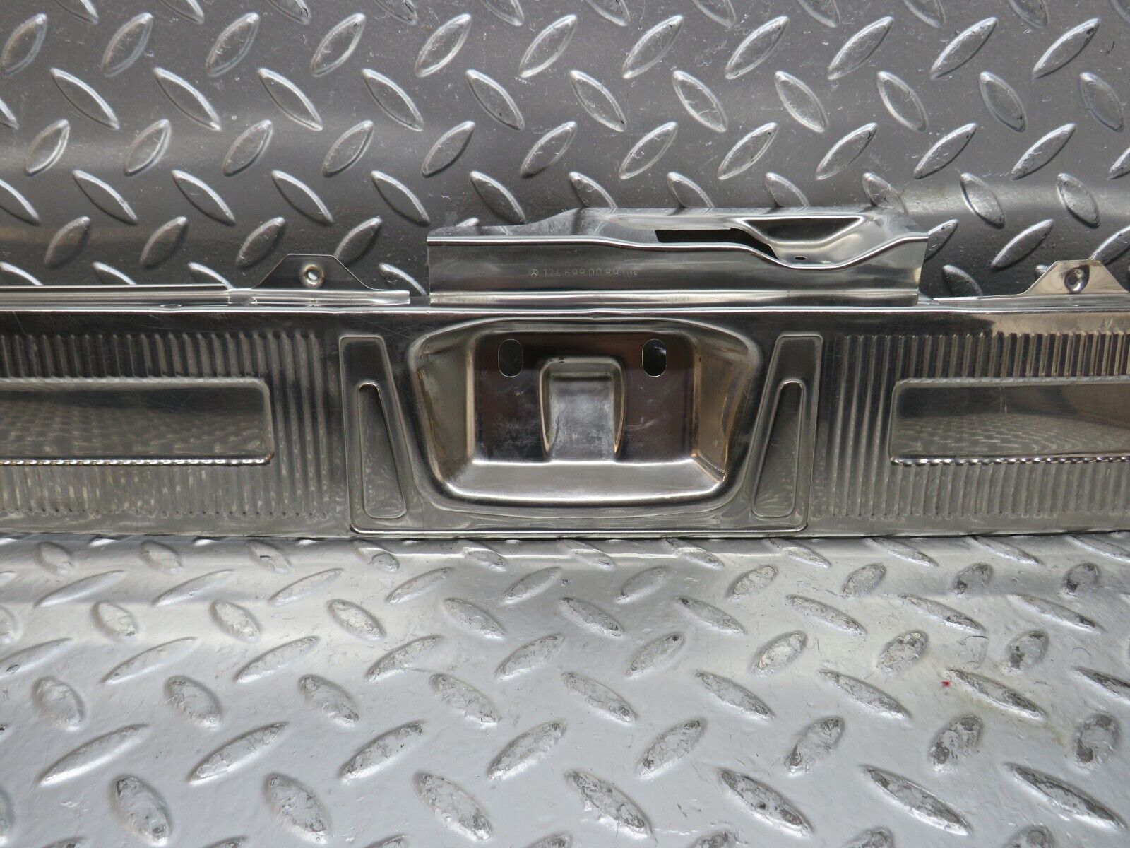 27620 Mercedes-Benz S124 300TE Wagon Trunk Edge Chrome Moulding 1246980089