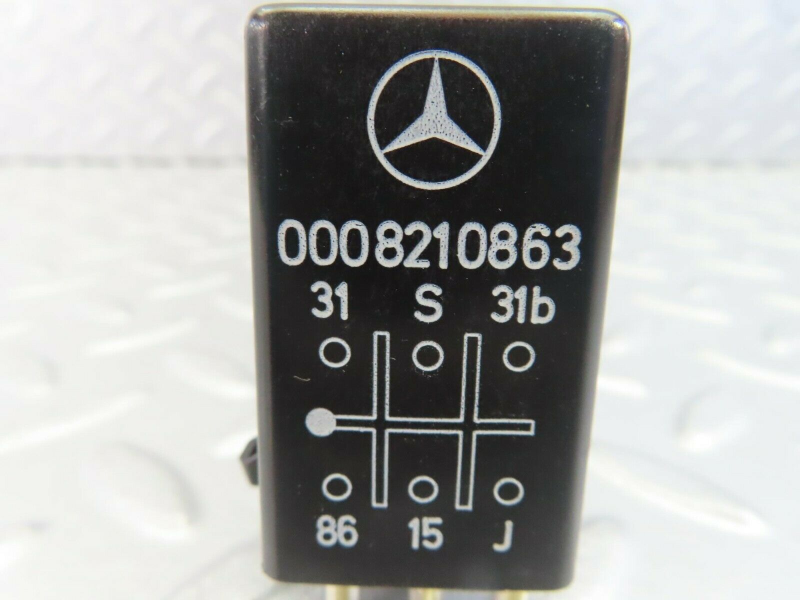 10093 Mercedes-Benz C123 230CE Coupe Intermittent Wiper Relay 0008210863