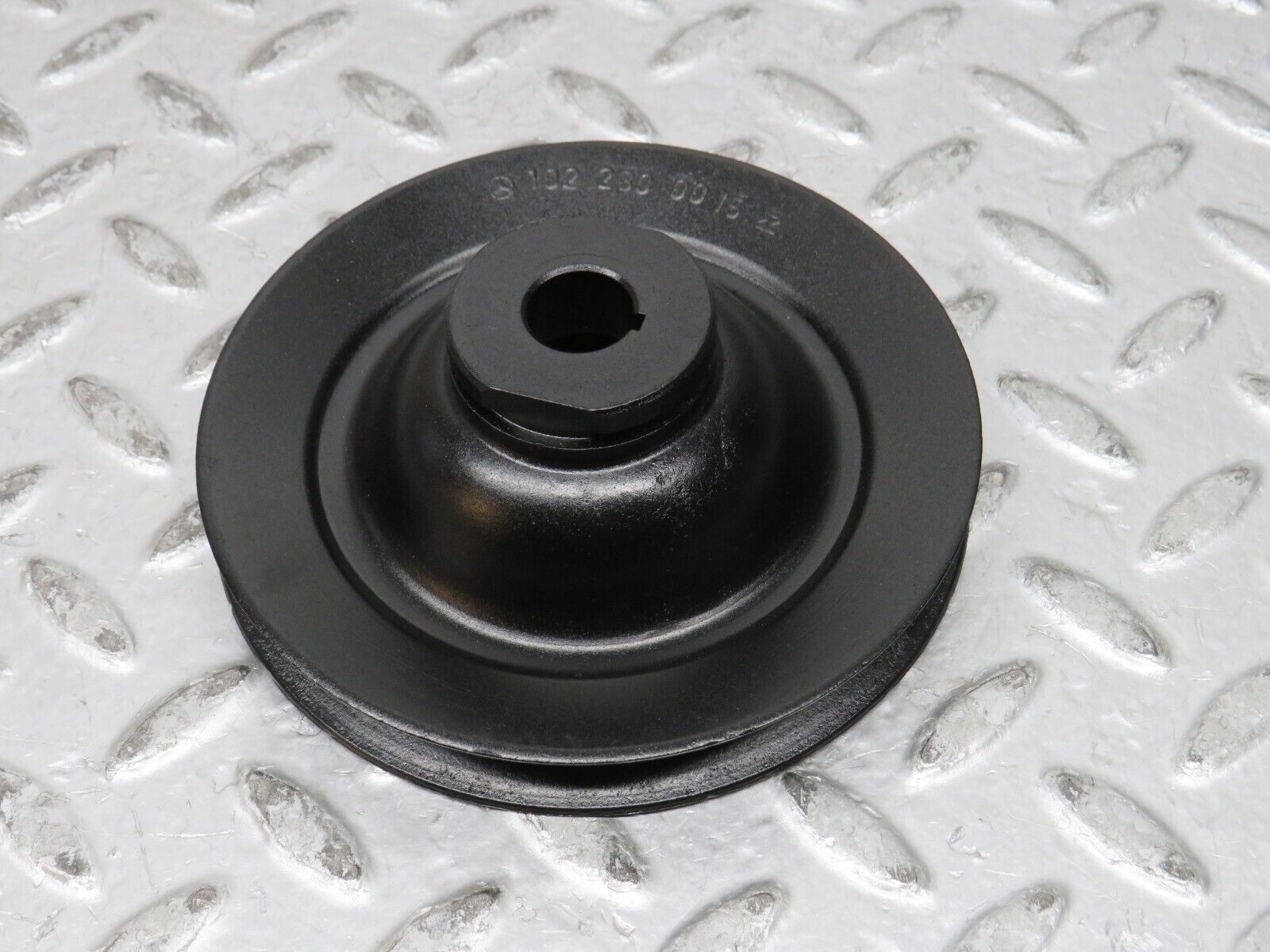 28760 Mercedes-Benz W123 230E Power Steering Pump Pulley 1022300015