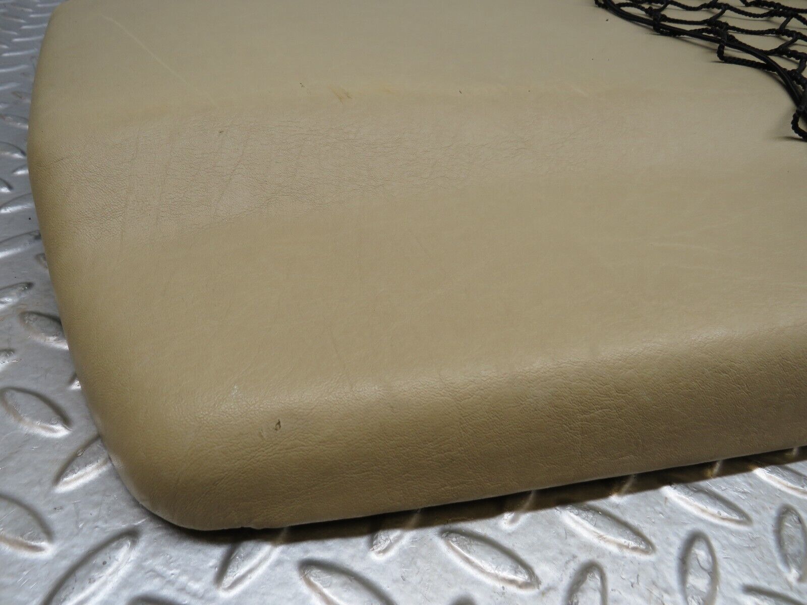 37070 Mercedes-Benz C126 420SEC Coupe Front Right Seat Rear Cover Beige