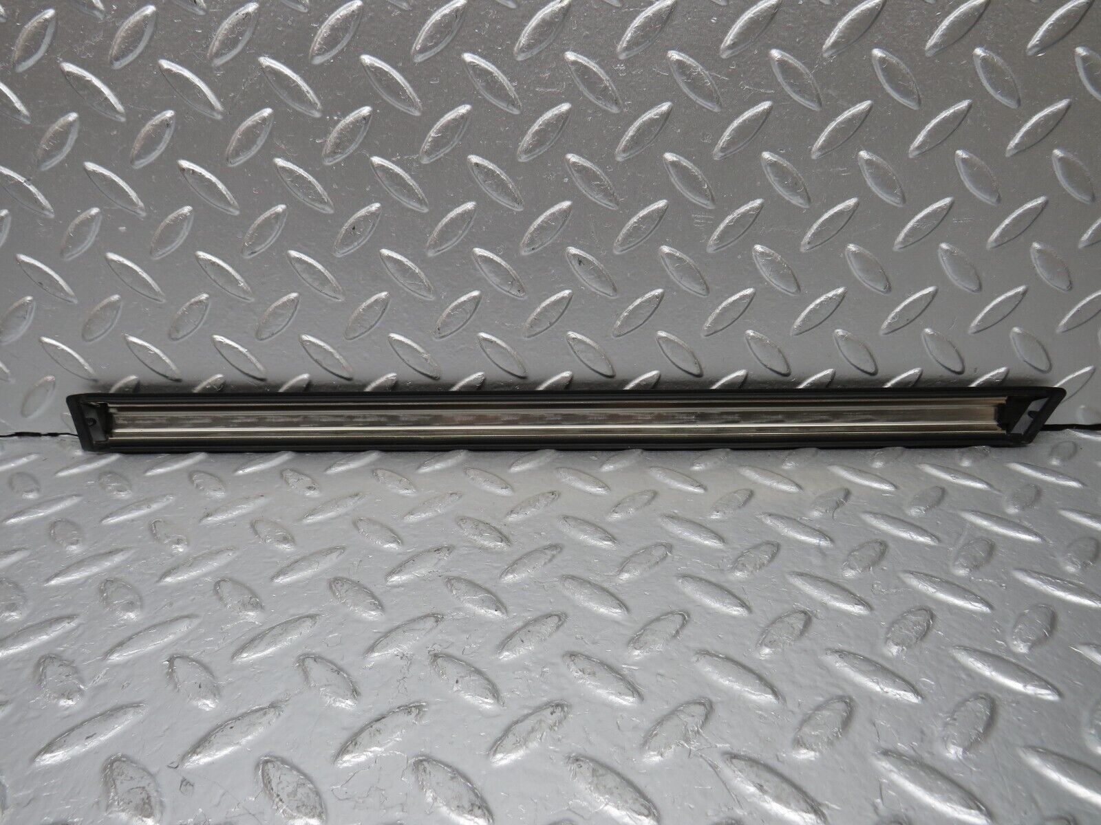 30785 Mercedes-Benz W201 190E 2.0L Rear Left Fender Wing Centre Moulding Trim