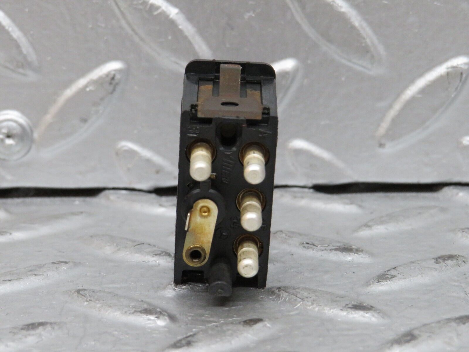 28168 Mercedes-Benz W123 280E Rear Windscreen Defroster Switch 0008206110