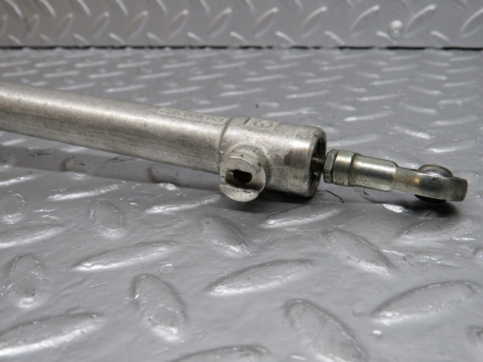 39796 Mercedes-Benz R129 320SL Coupe Roof Folding Hydraulic Cylinder 1298002072