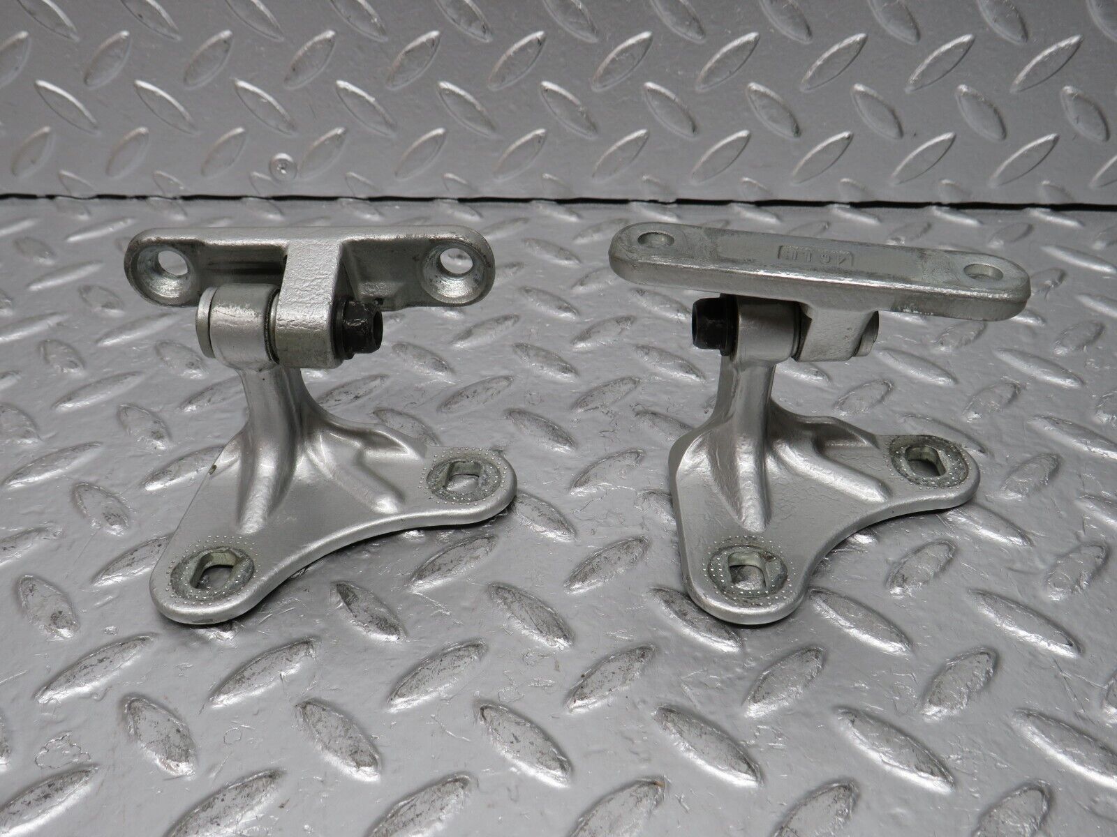 32278 Mercedes-Benz W220 S430 Front Left Door Hinge