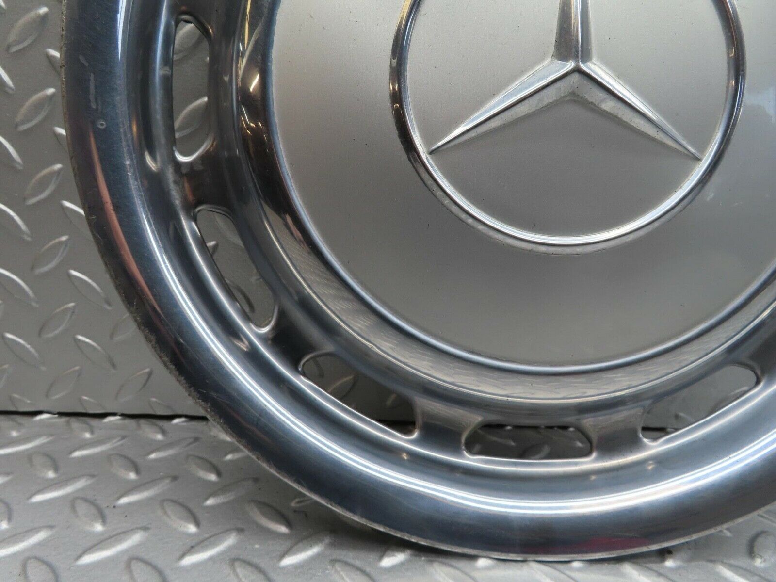 12406 Mercedes-Benz W108 280SE 3.5 Vintage Wheel Trim Hub Cap 14