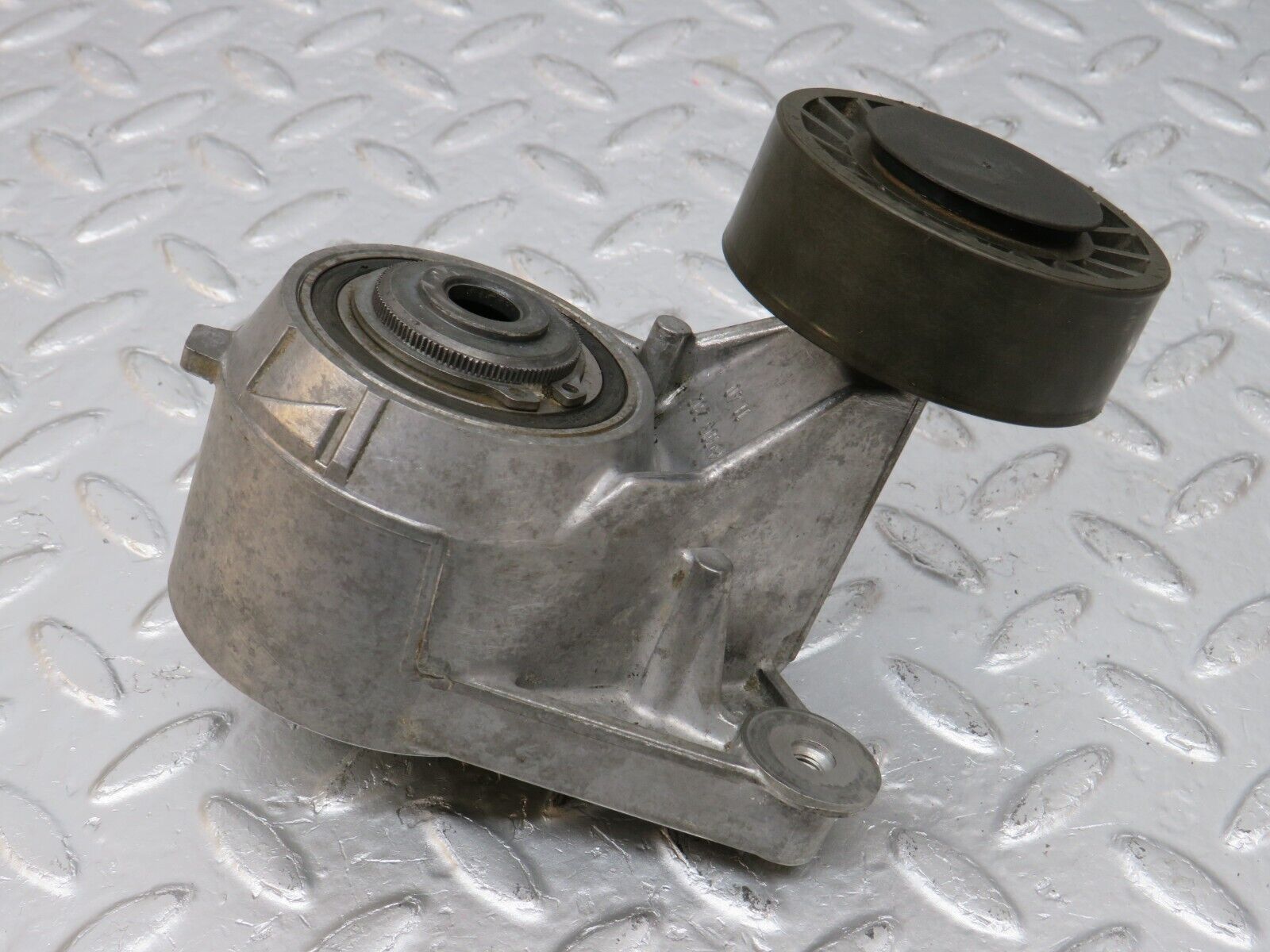 34147 Mercedes-Benz W124 260E Belt Tensioner 1032021140