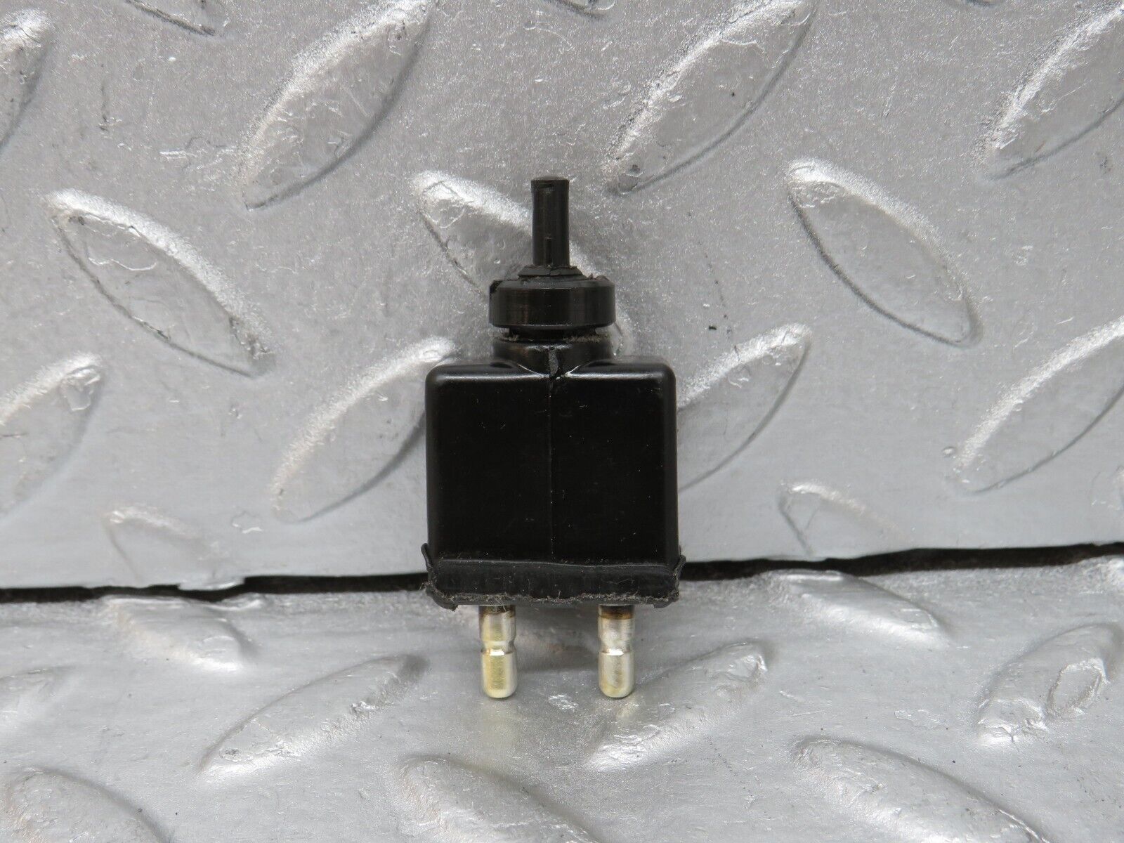 37524 Mercedes-Benz W109 300SEL Contact Switch ULO-79000