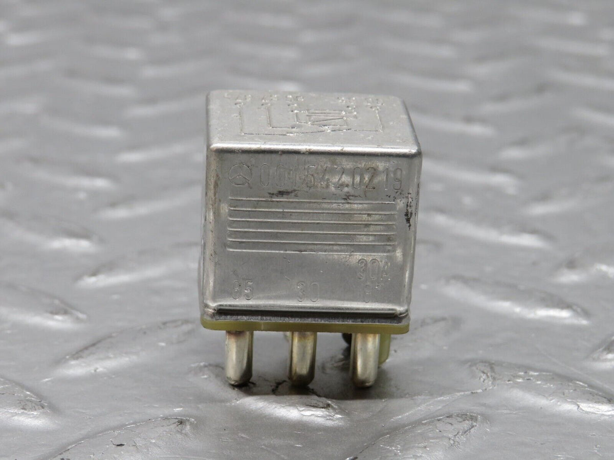 38668 MercedesBenz W201 190E Multi Purpose Relay 0015420219
