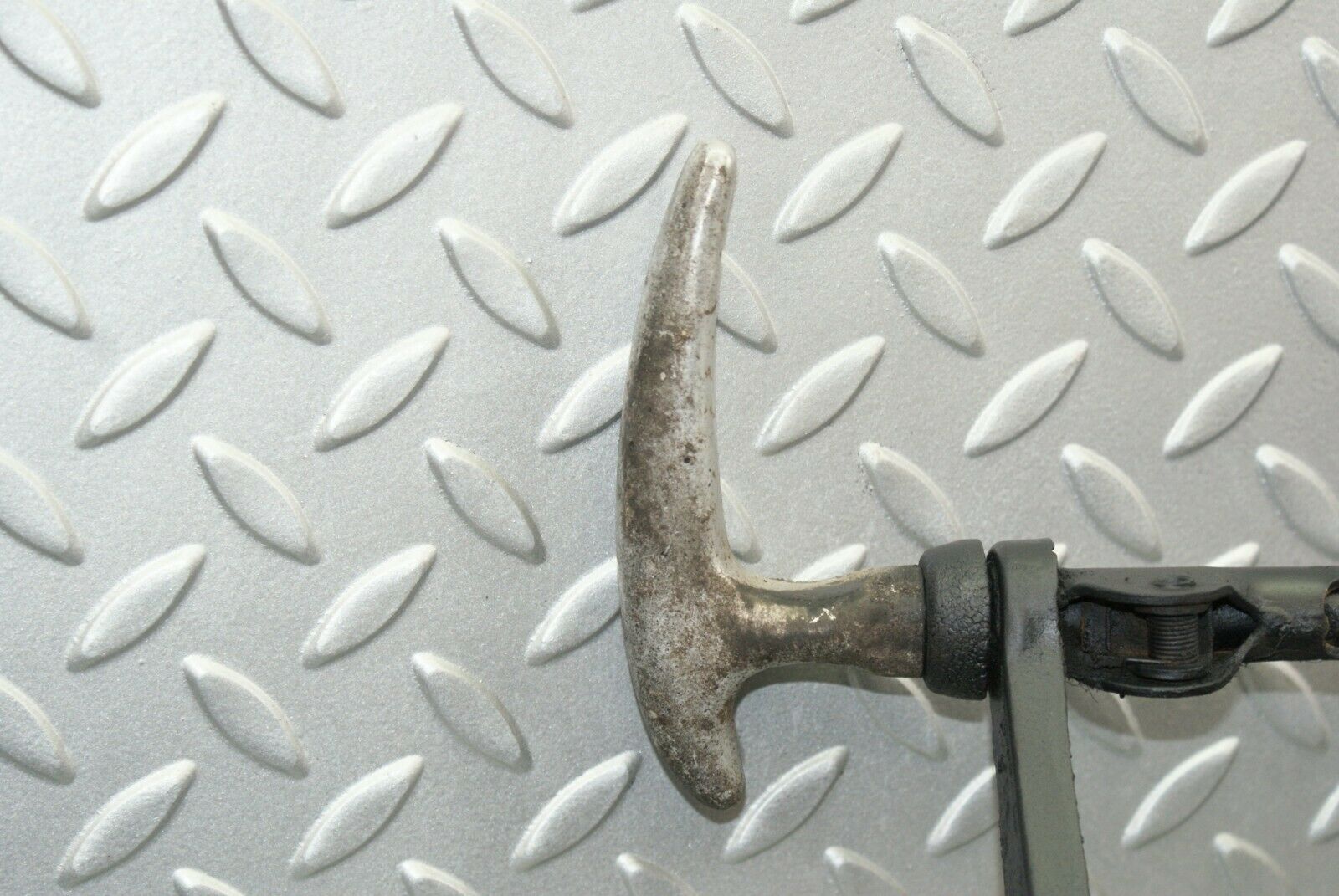 2717 Mercedes-Benz W105 219 PONTON Steering Column