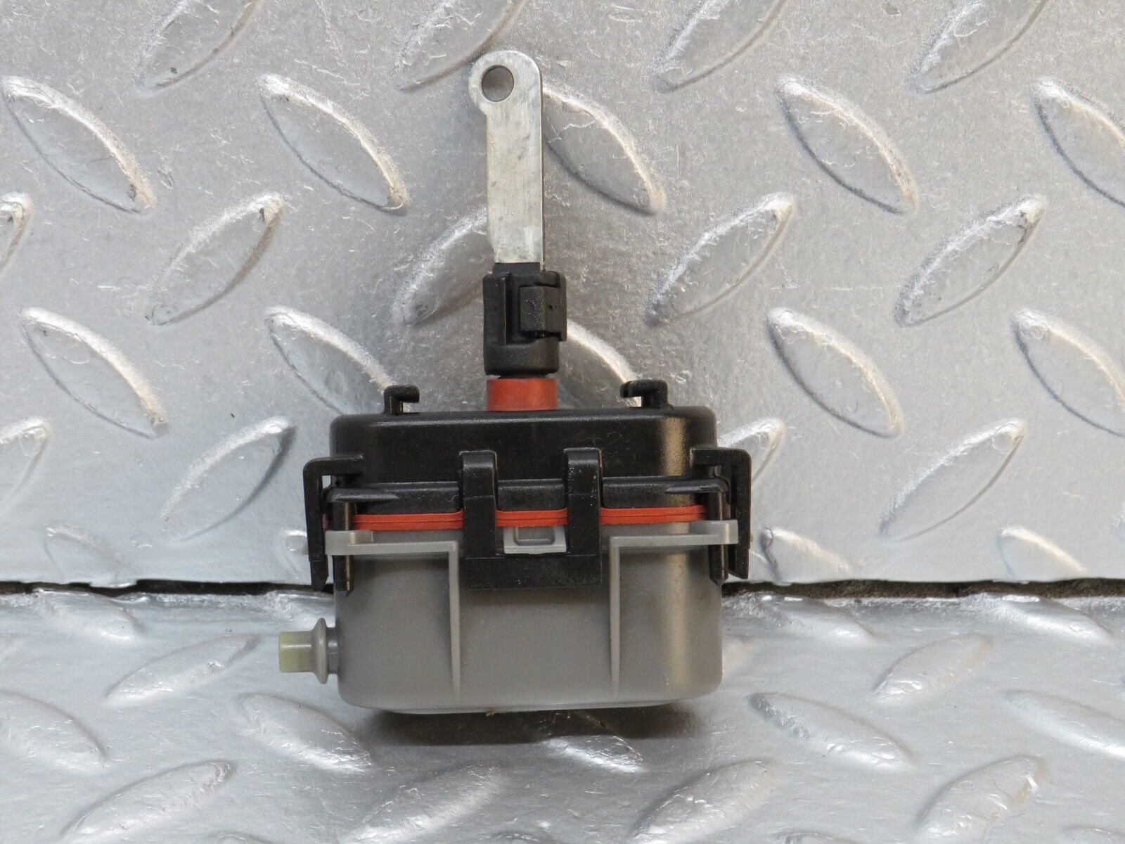 39737 Mercedes-Benz R129 320SL Coupe Heater Vacuum Actuator