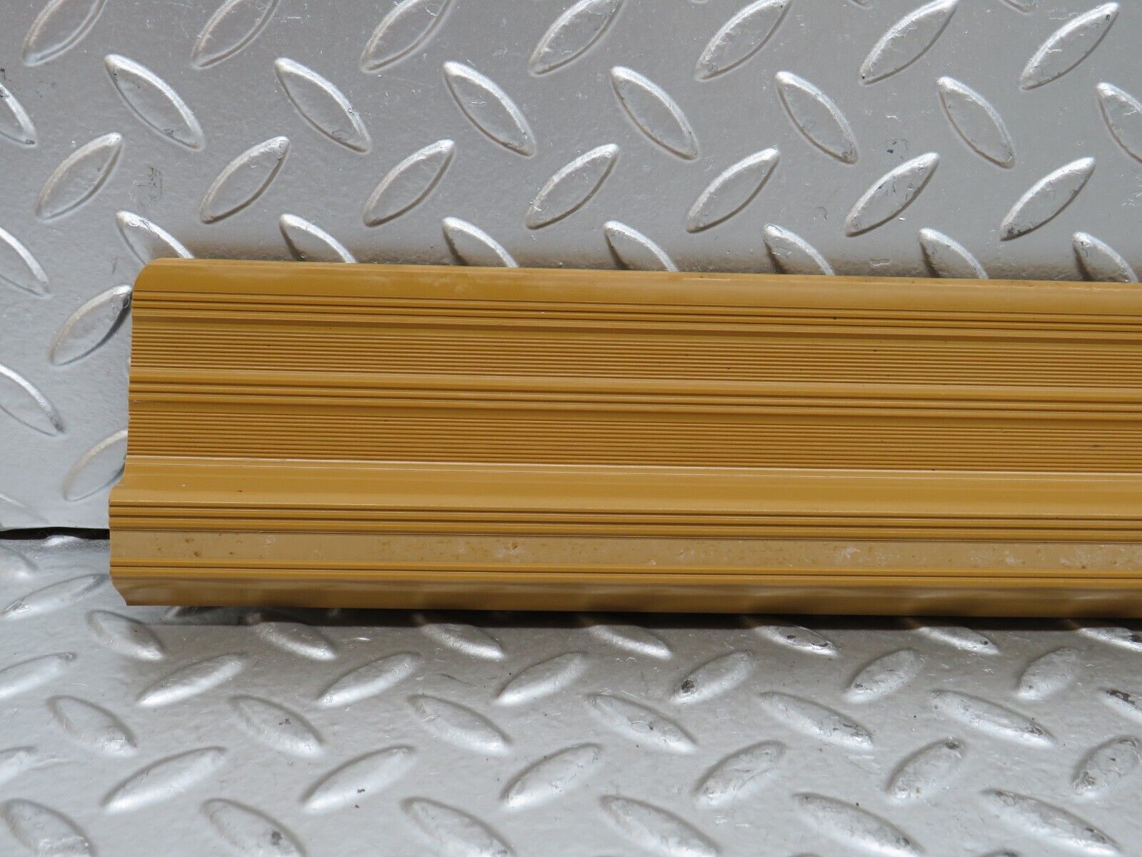 28554 Mercedes-Benz W123 230E Front Right Door Sill Trim Palomino