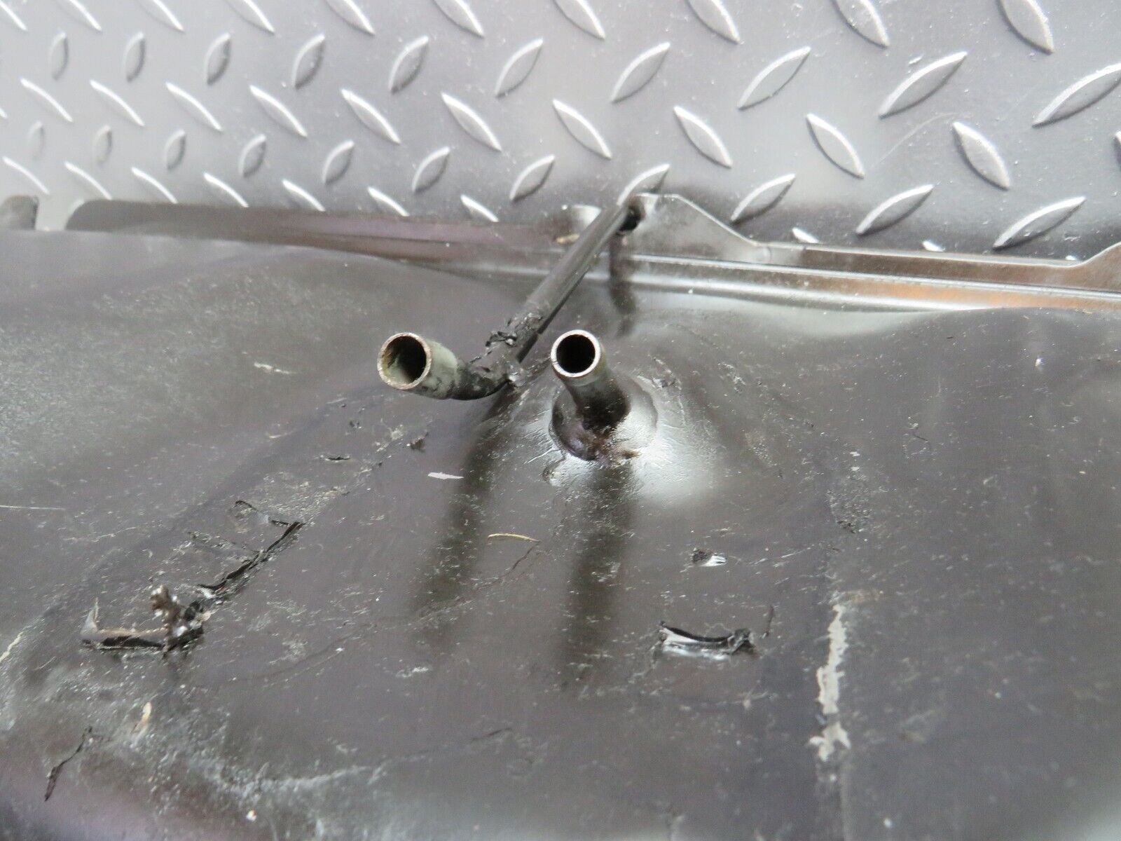 31442 Mercedes-Benz W123 200D Fuel Tank