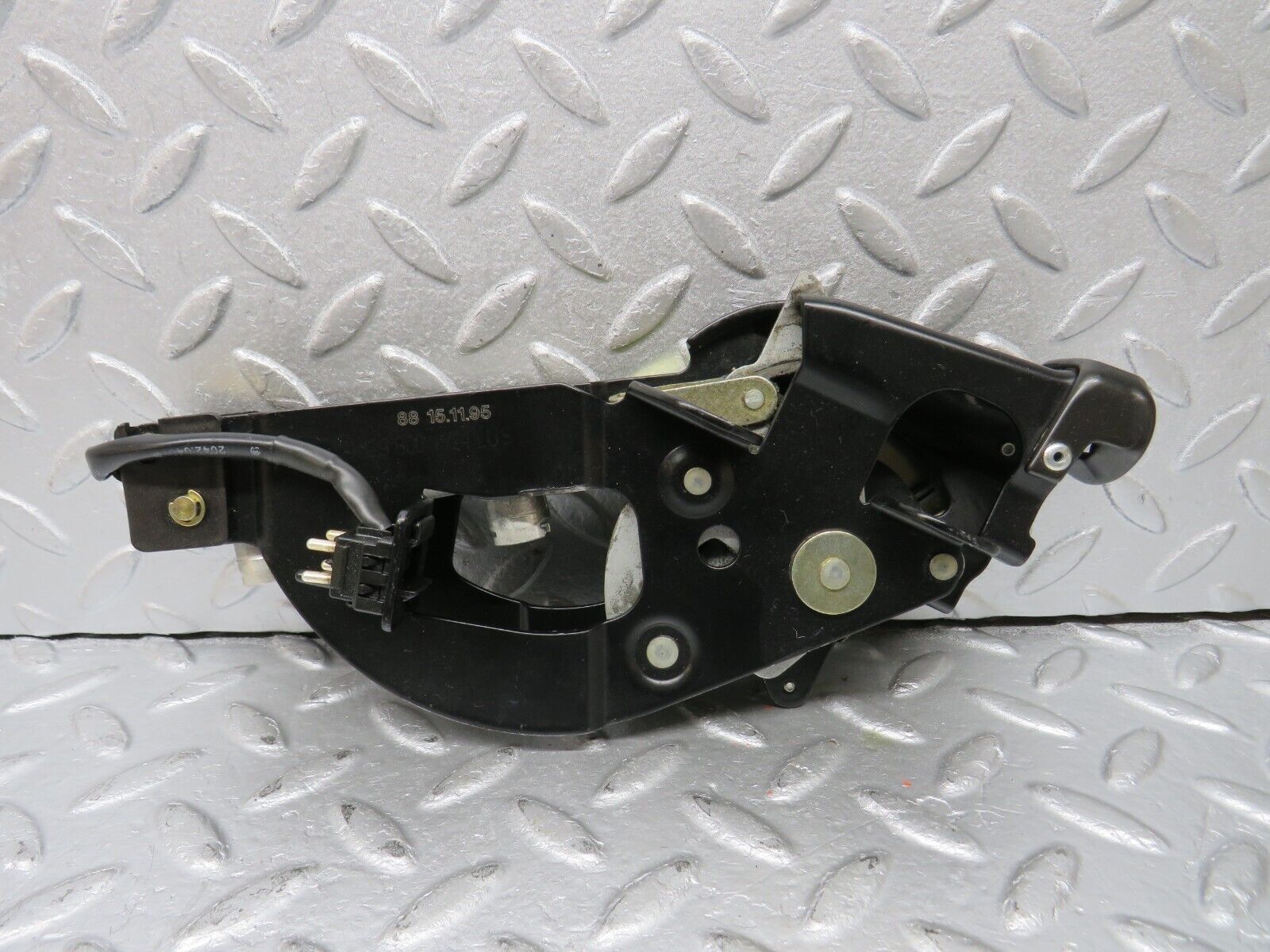 39614 Mercedes-Benz R129 320SL Coupe Rear Left Roof Lock Mechanism 1298001174