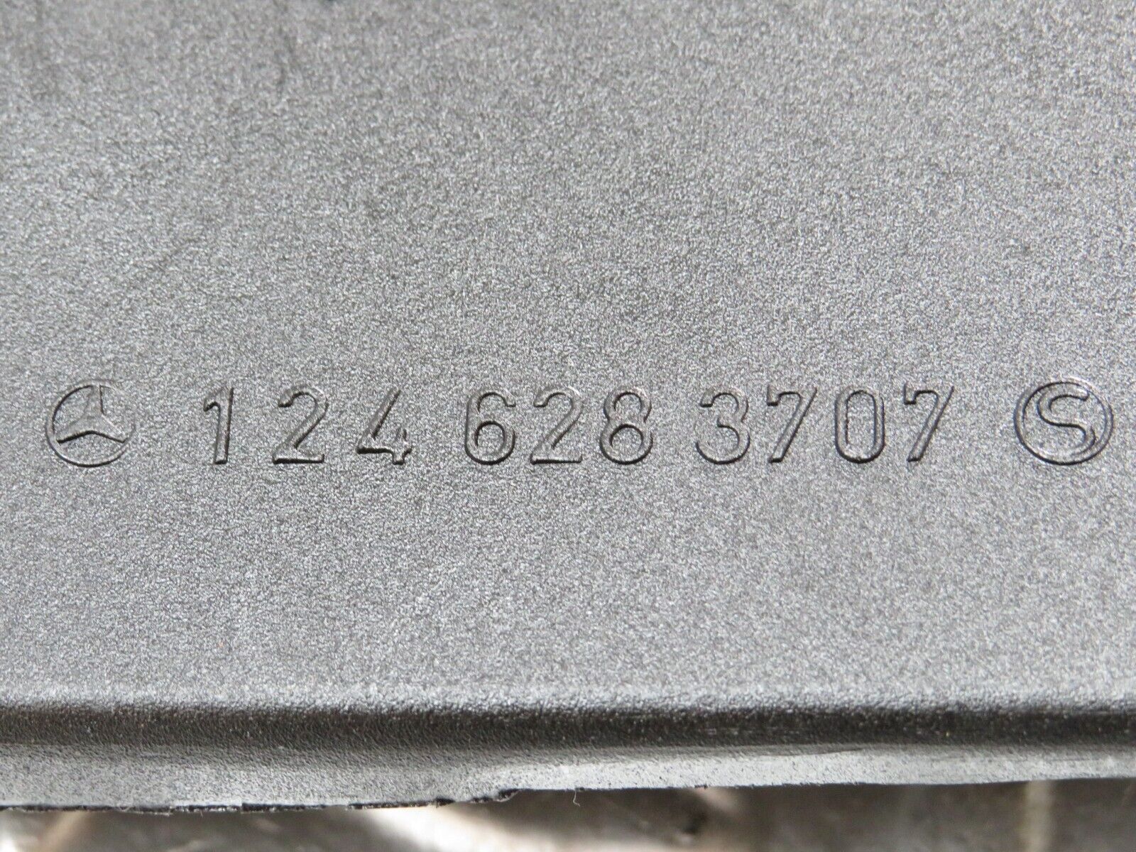 26627 Mercedes-Benz C124 220CE Water Drain 1246201767 1246202667 1246283707